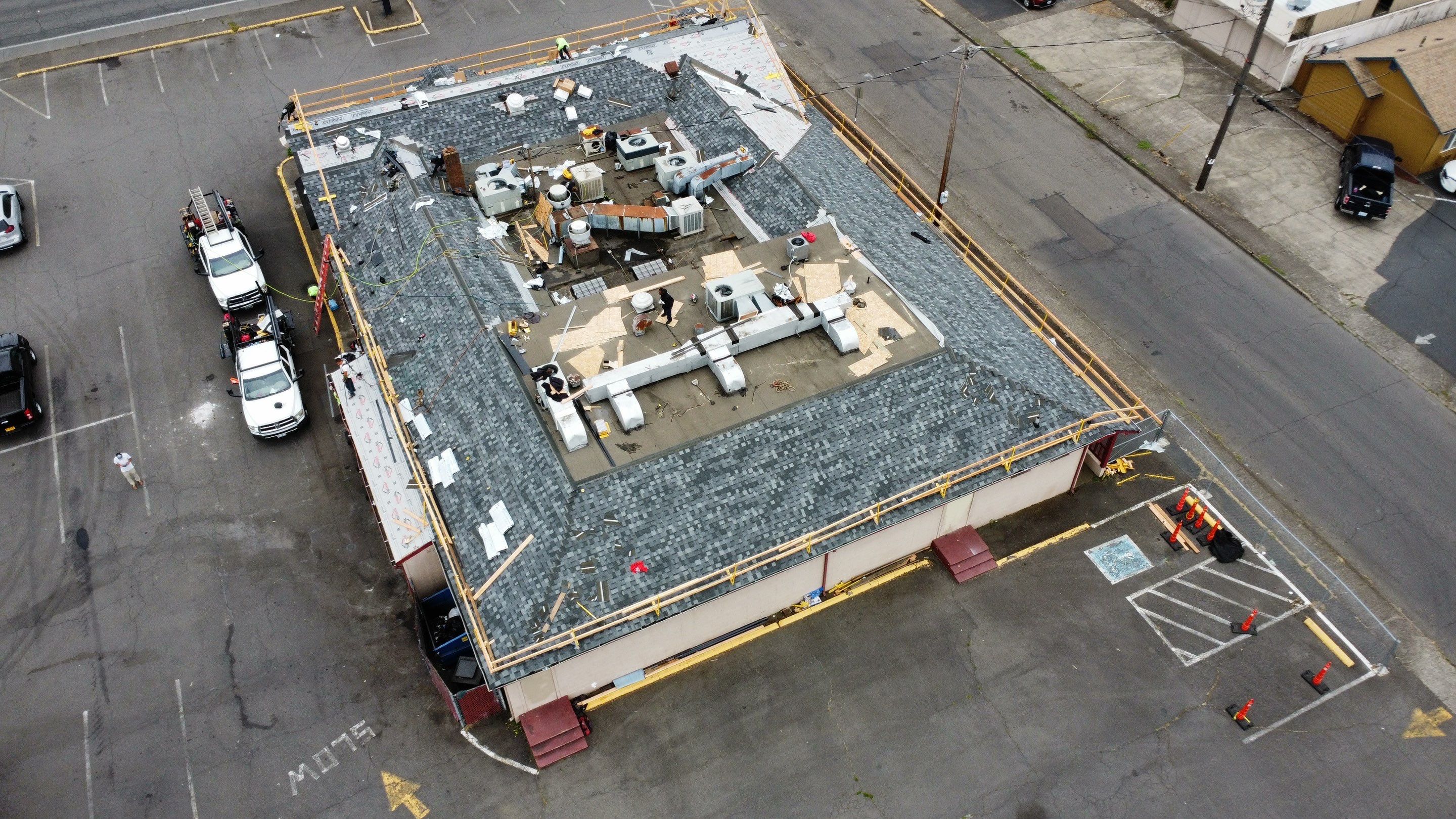 Summit Grey Lum Yun Salem Oregon Commercial Roof by Orezona Building & Roofing Company, Inc.