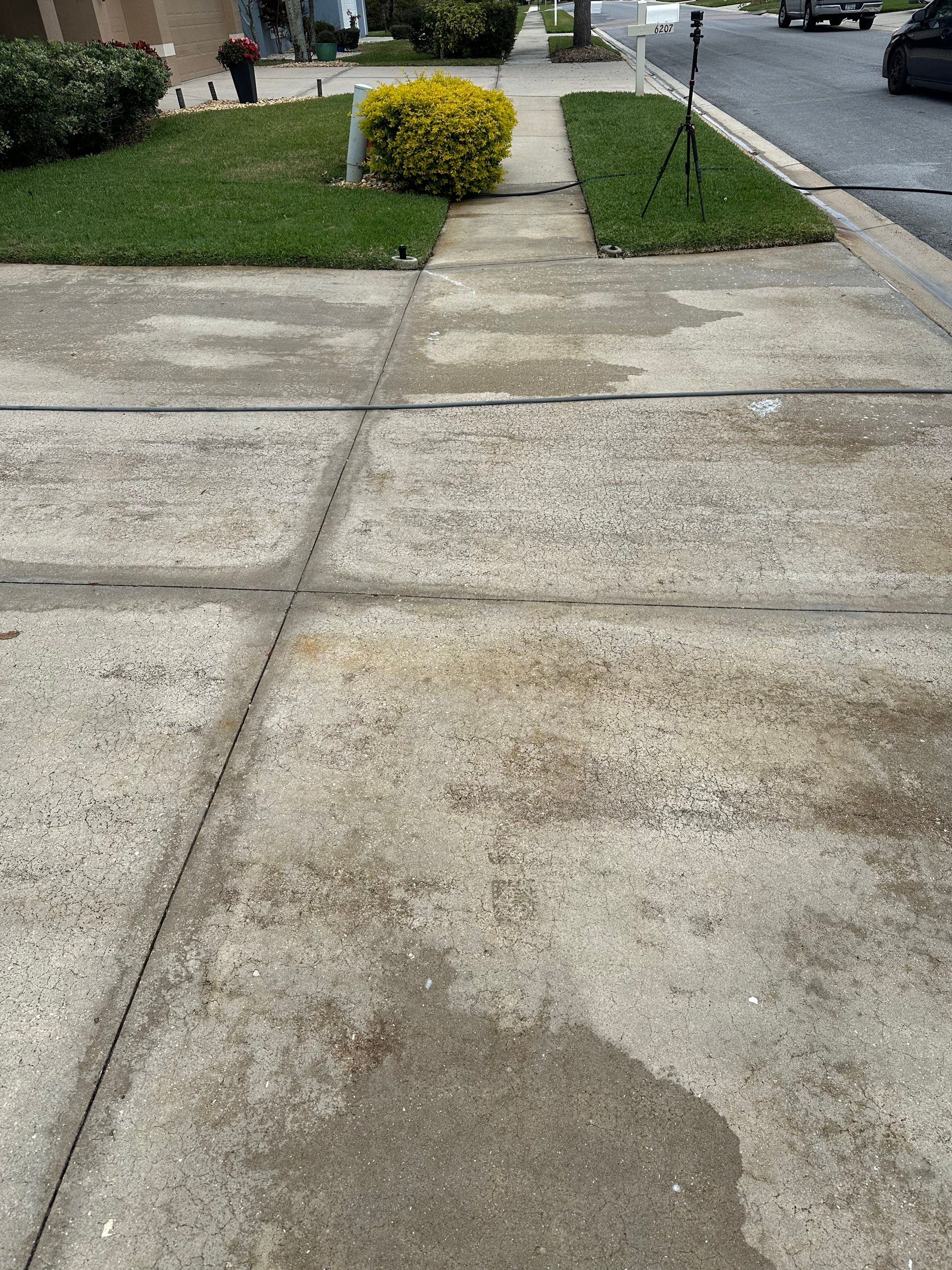 Driveway Cleaning and Rust Treatment - Fairways at Imperial Lakes, Palmetto, FL | Sunshine AquaWash by Sunshine AquaWash