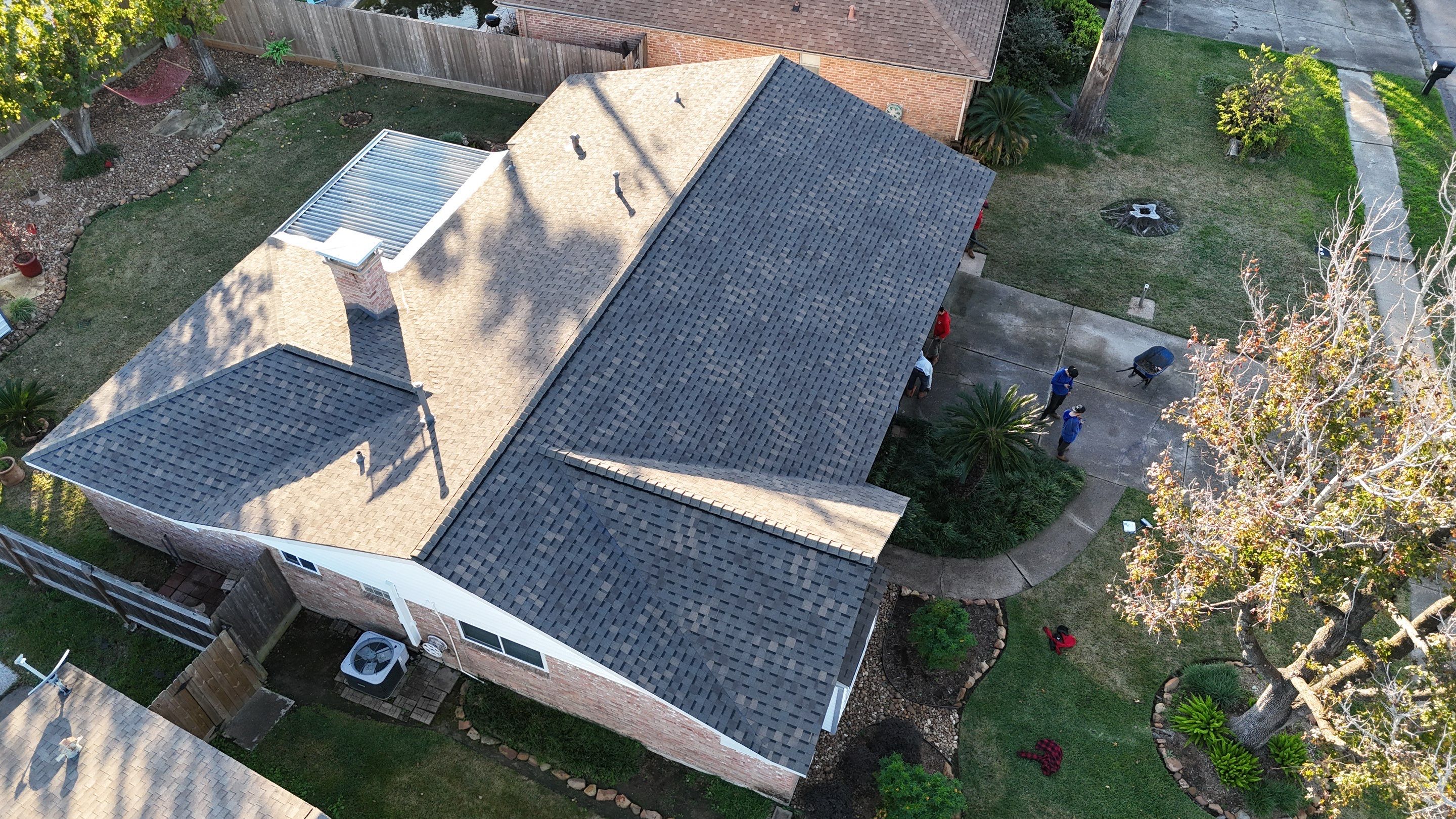 North Shore Roof Installation using Atlas Pinnacle Pristine by Modern BYLT Roofing & Construction