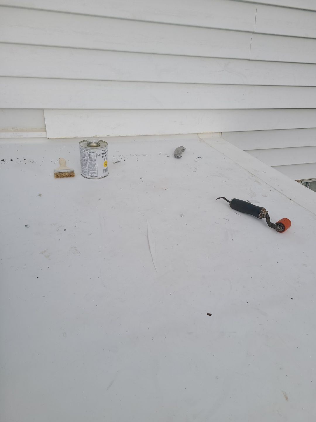 Springfield CertainTeed Charcoal Black Roof & CertainTeed Colonial White Siding by RM Banning, Inc.