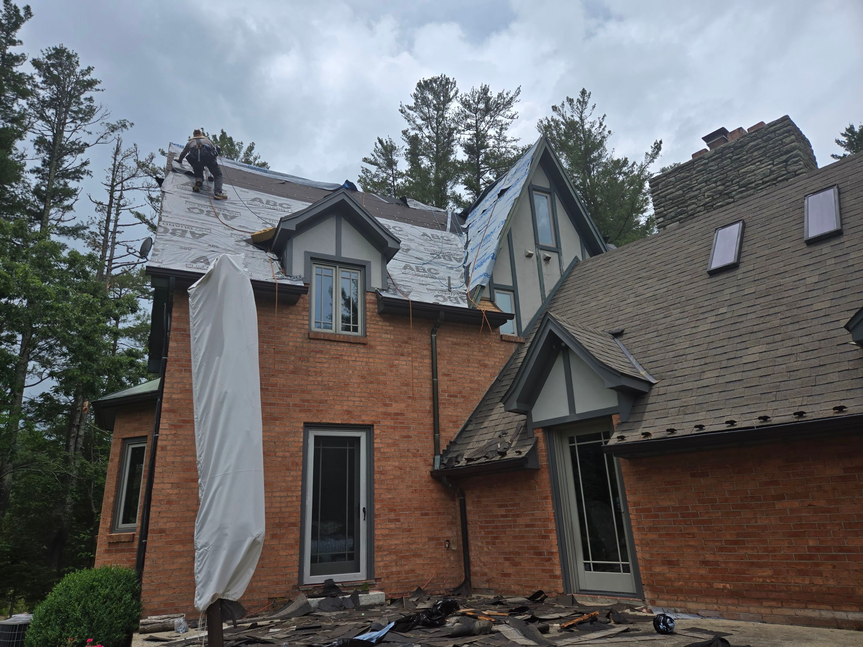 Cameron Residence by Omnia Roofing