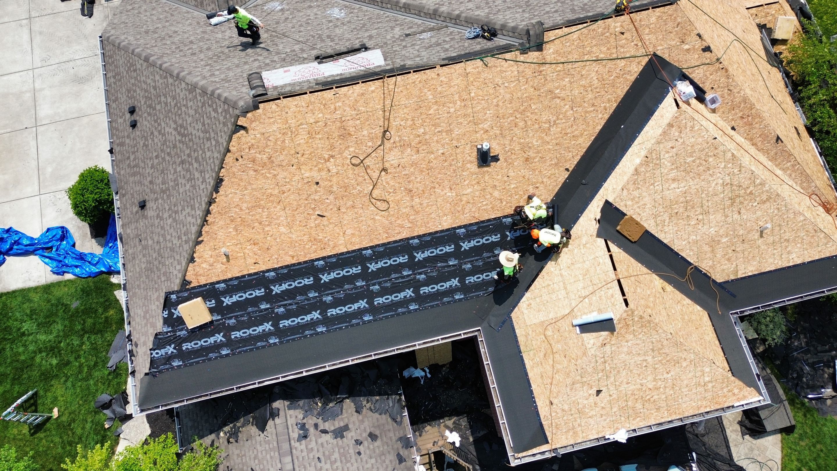 Residential Roofing Installation using Duration Series Shingles - Colonial Slate by RoofX 