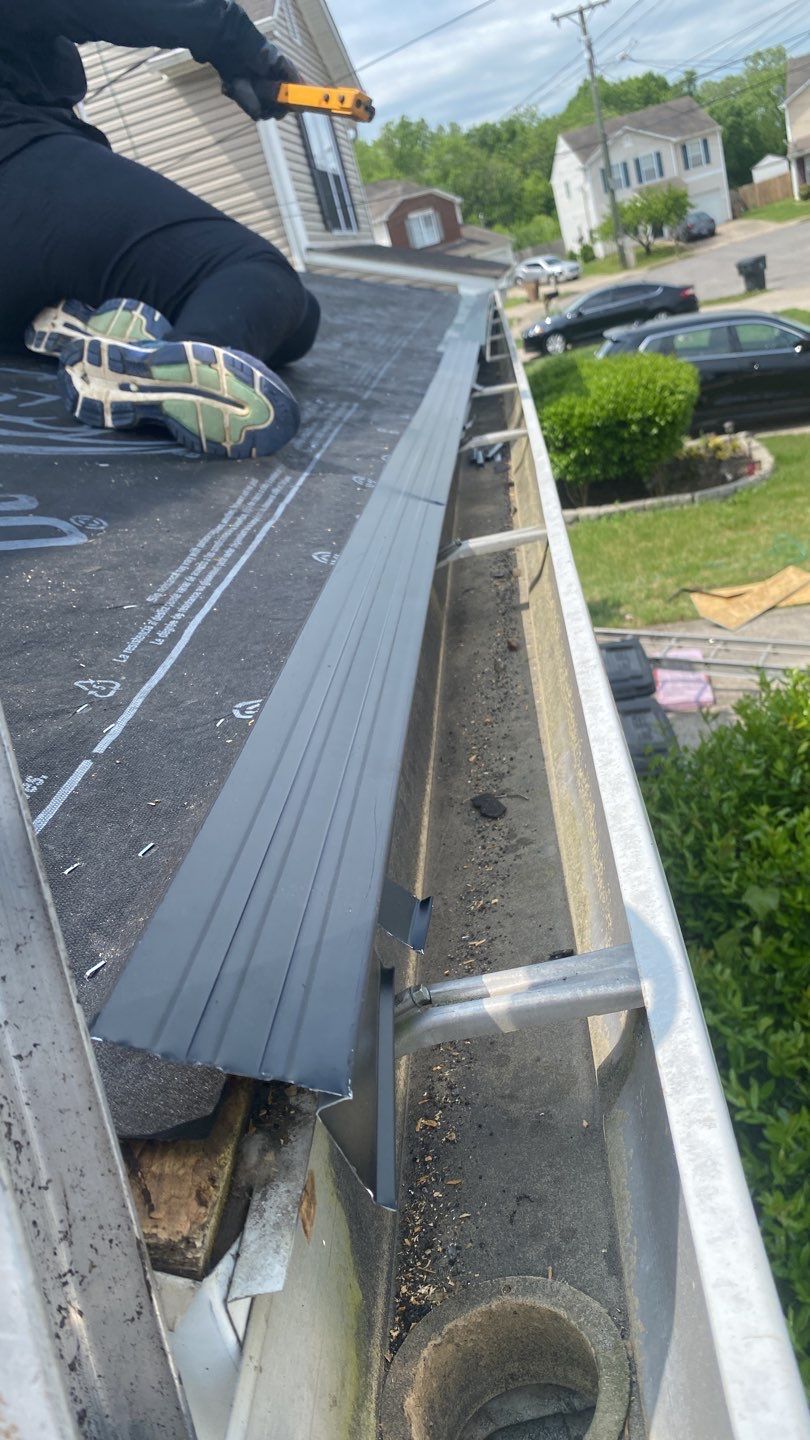 Residential Roofing Installation using Owens Corning TruDef Oakridge Roofing System by Undersun Roofing 