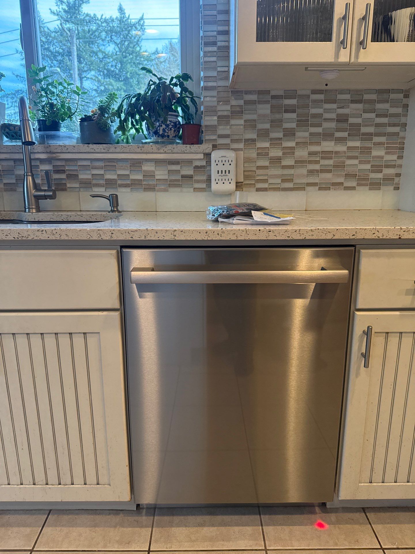 Dishwasher/ Outlit  by RoundHouse Installations