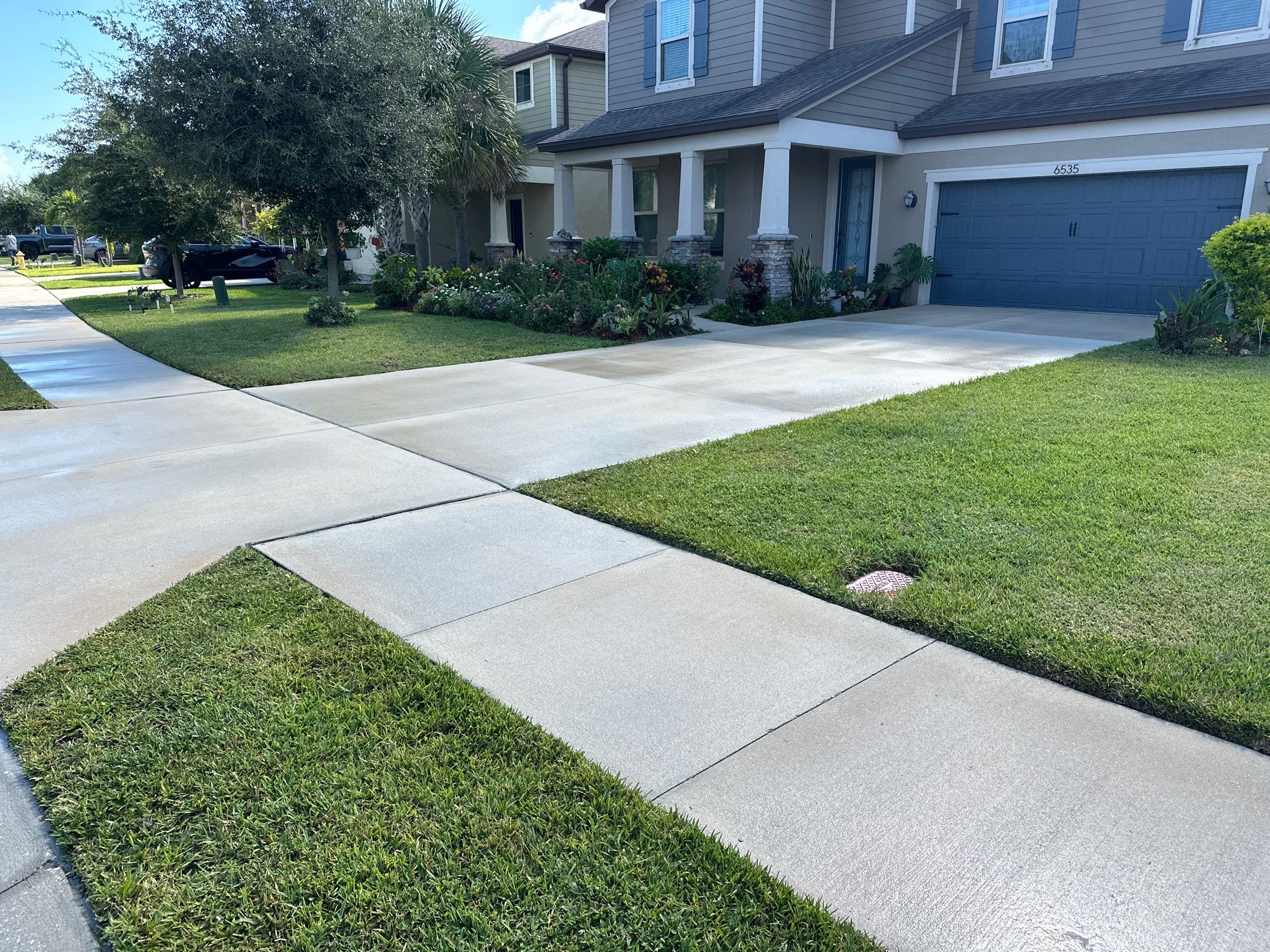 Driveway Cleaning in Palmetto, FL – Trevesta Community by Sunshine AquaWash