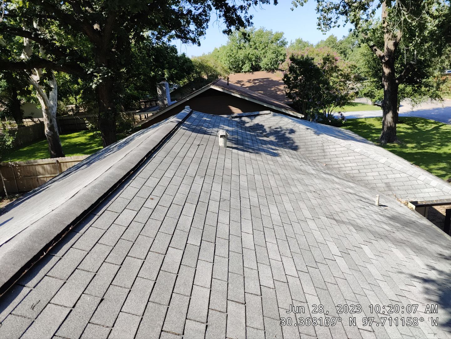 Residential Roofing Installation using Owens Corning Oakridge Estate Grey by DeZign Roofing & Exteriors