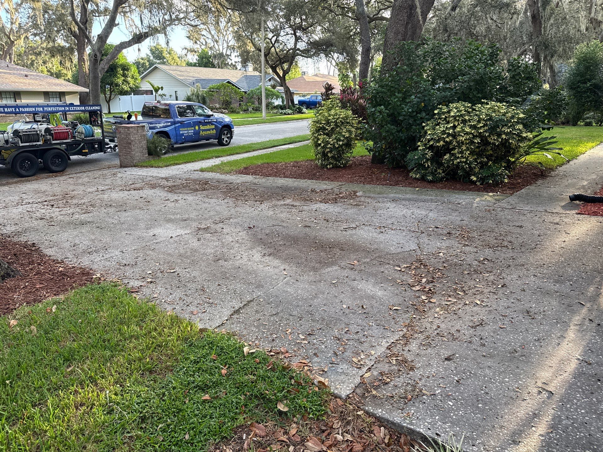 Concrete Driveway & Sidewalk Cleaning in Valrico, FL by Sunshine AquaWash