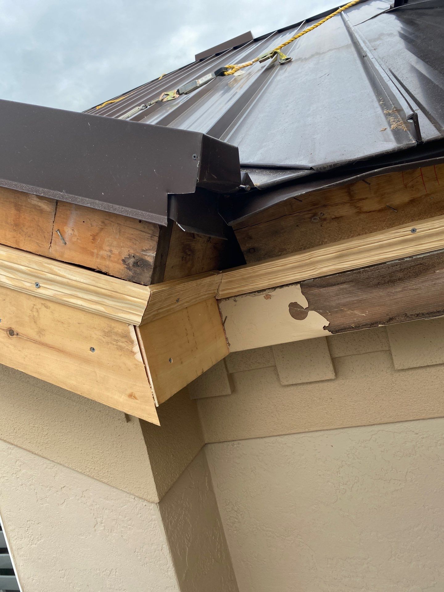 Seamless Gutters in Sarasota FL by Gutter Professors