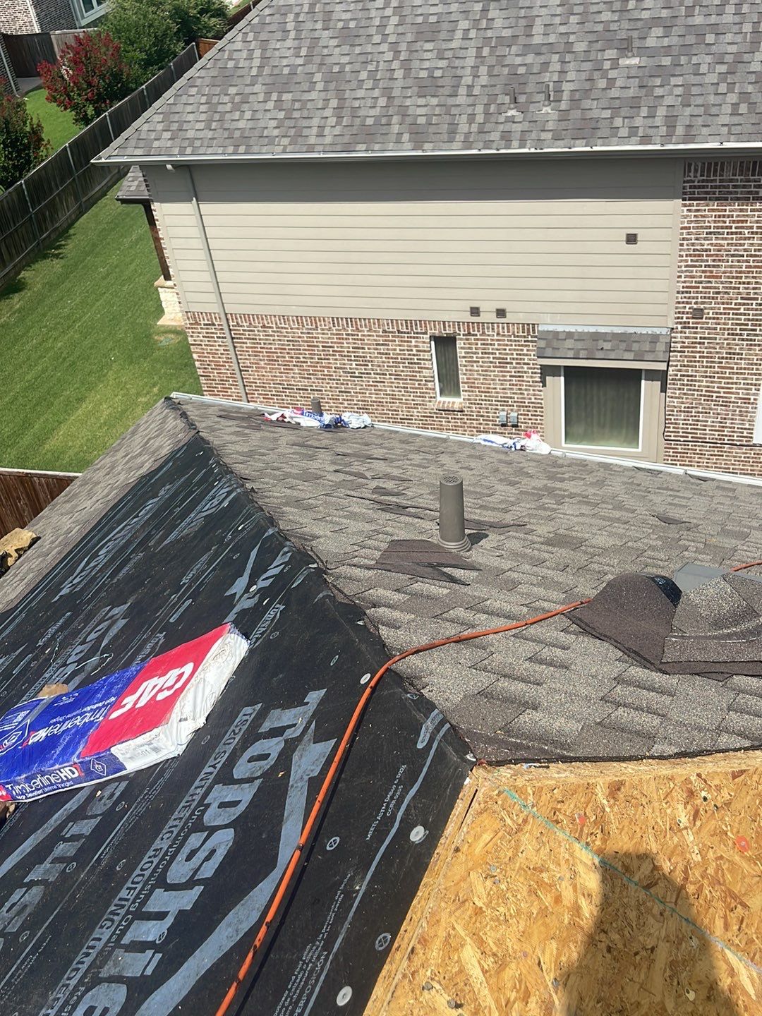 GAF HDZ - Weathered Wood by Elite Roofing LLC