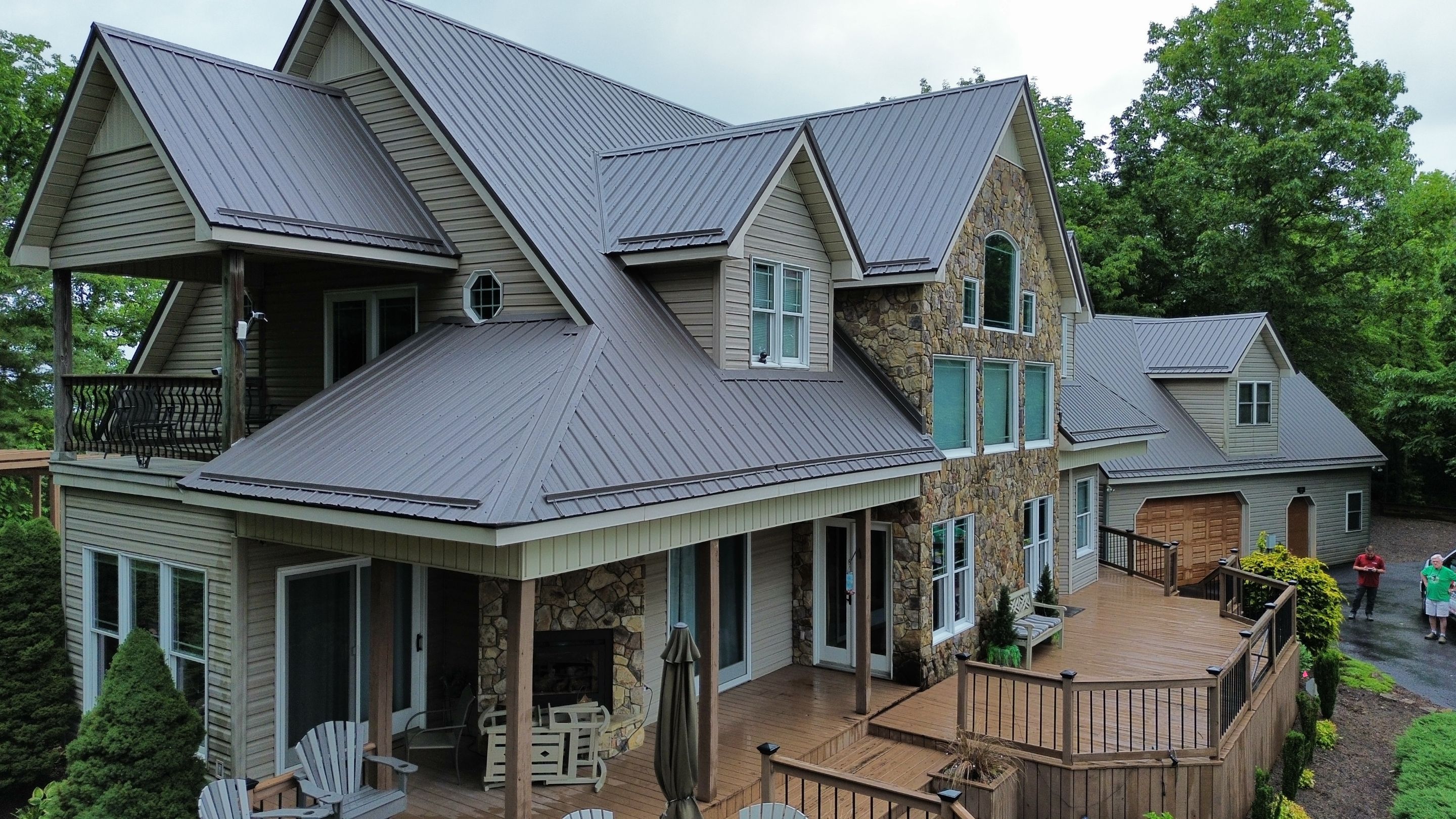 James Residence by Omnia Roofing