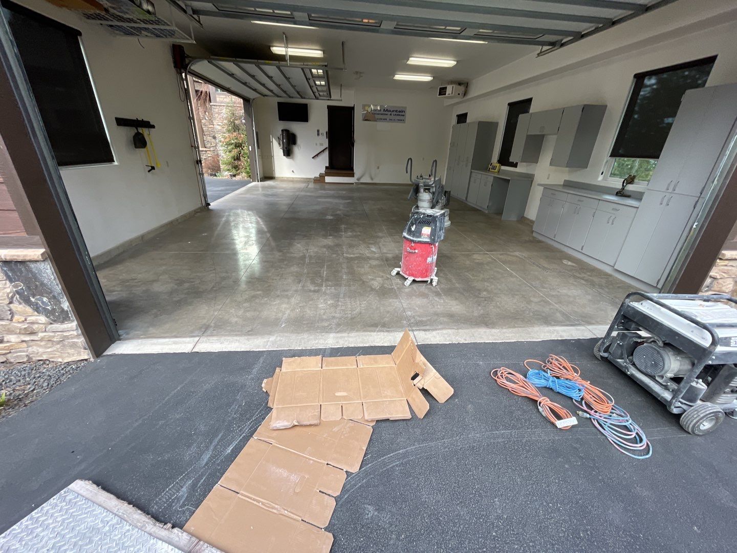 Garage Transformation using Smoke and the Penntek Evolution System by Croc Coatings, LLC