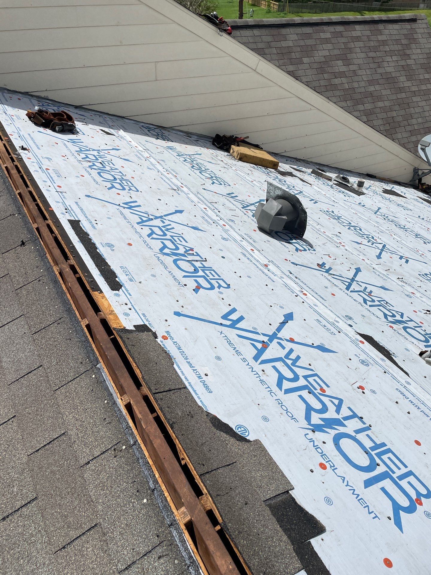 Residential Roofing Installation using Owen's Corning Duration (Lifetime) Shingles by Roof Repair Company