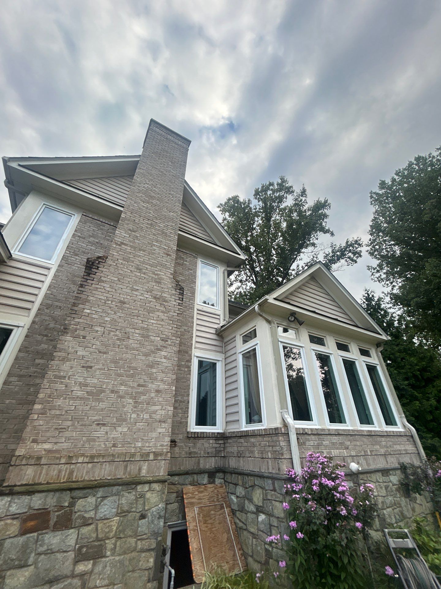 Great Falls : residential Roof with CertainTeed Landmark Pro in Max Def Moire Black  by RM Banning, Inc.