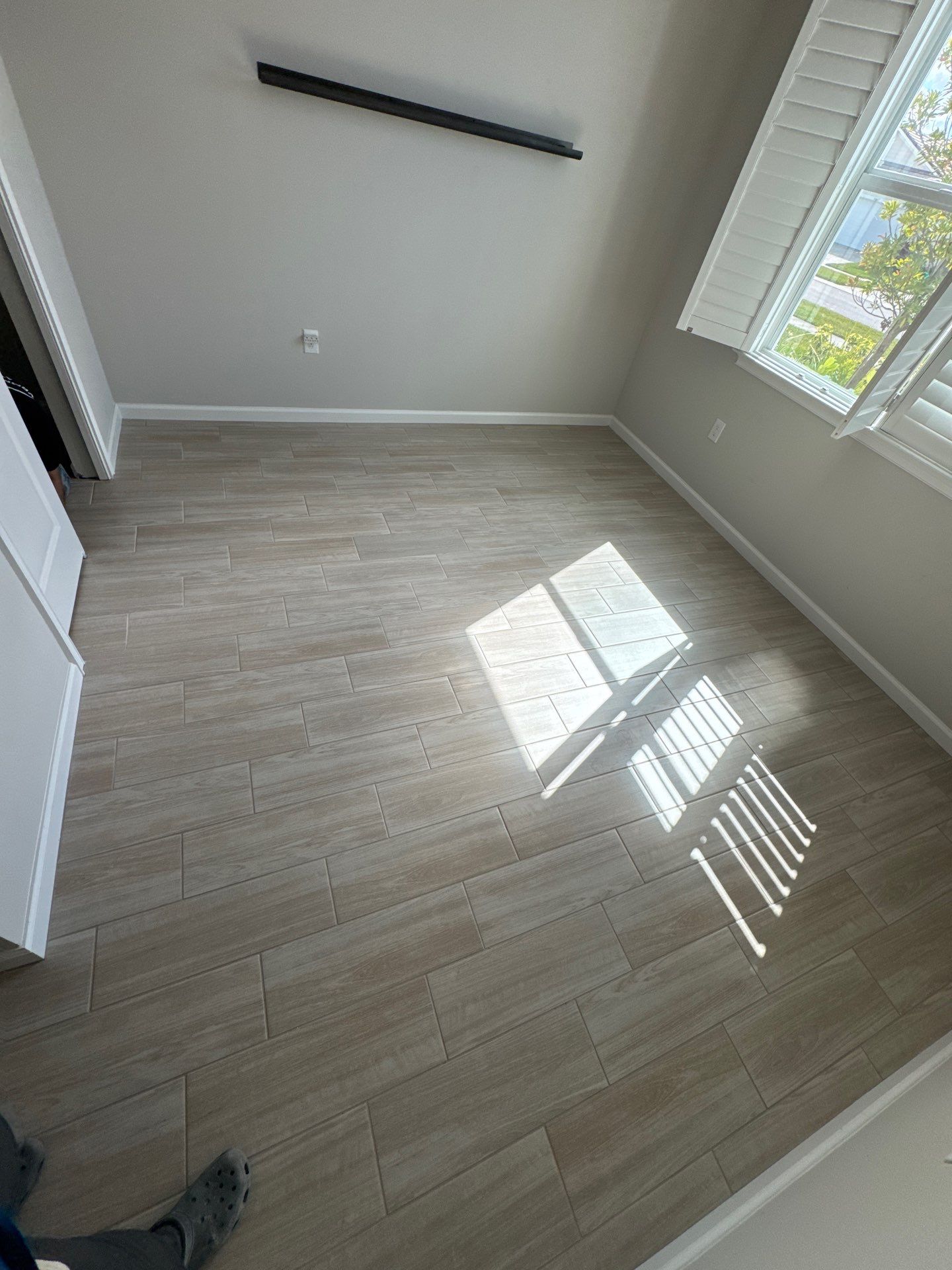 LVT Bedroom Upgrade by Vrmmm Flooring