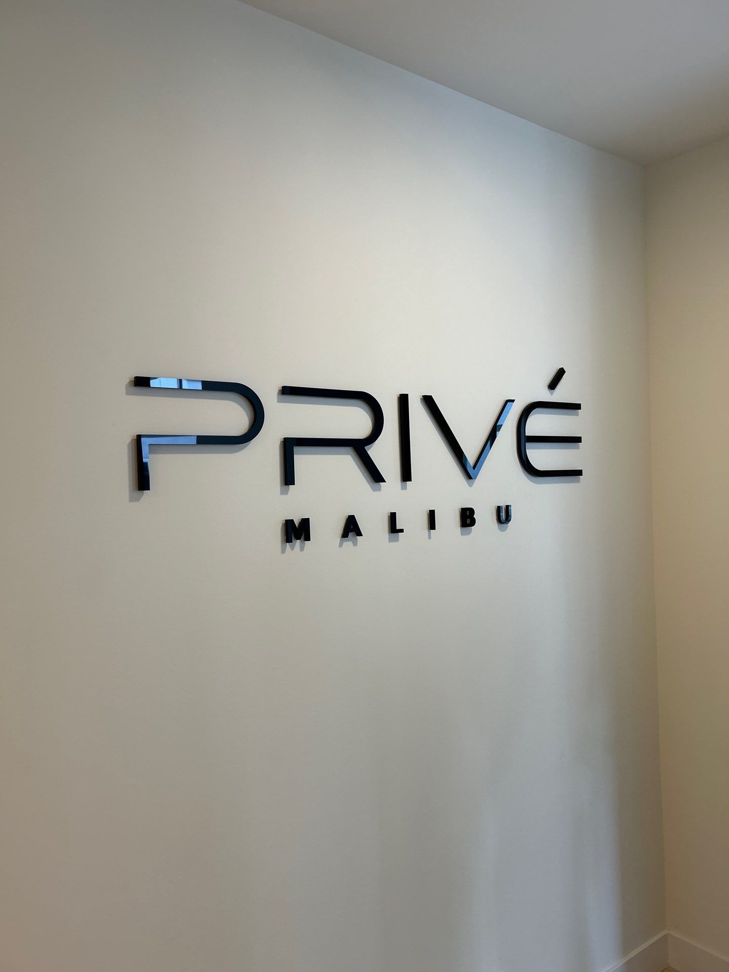 Project in Malibu by Golden State Signs