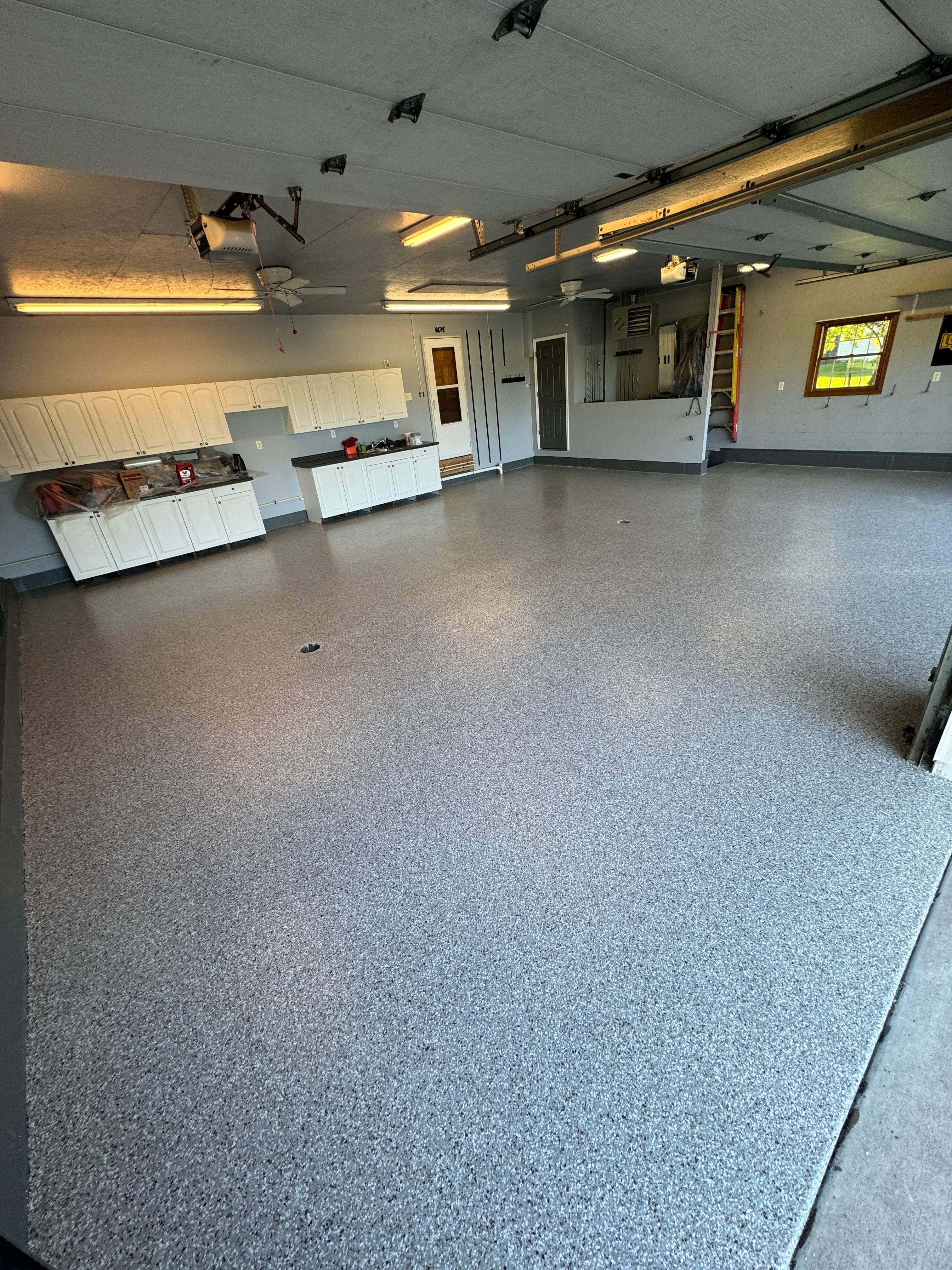Creekbed Garage Lostant by Loud Bros