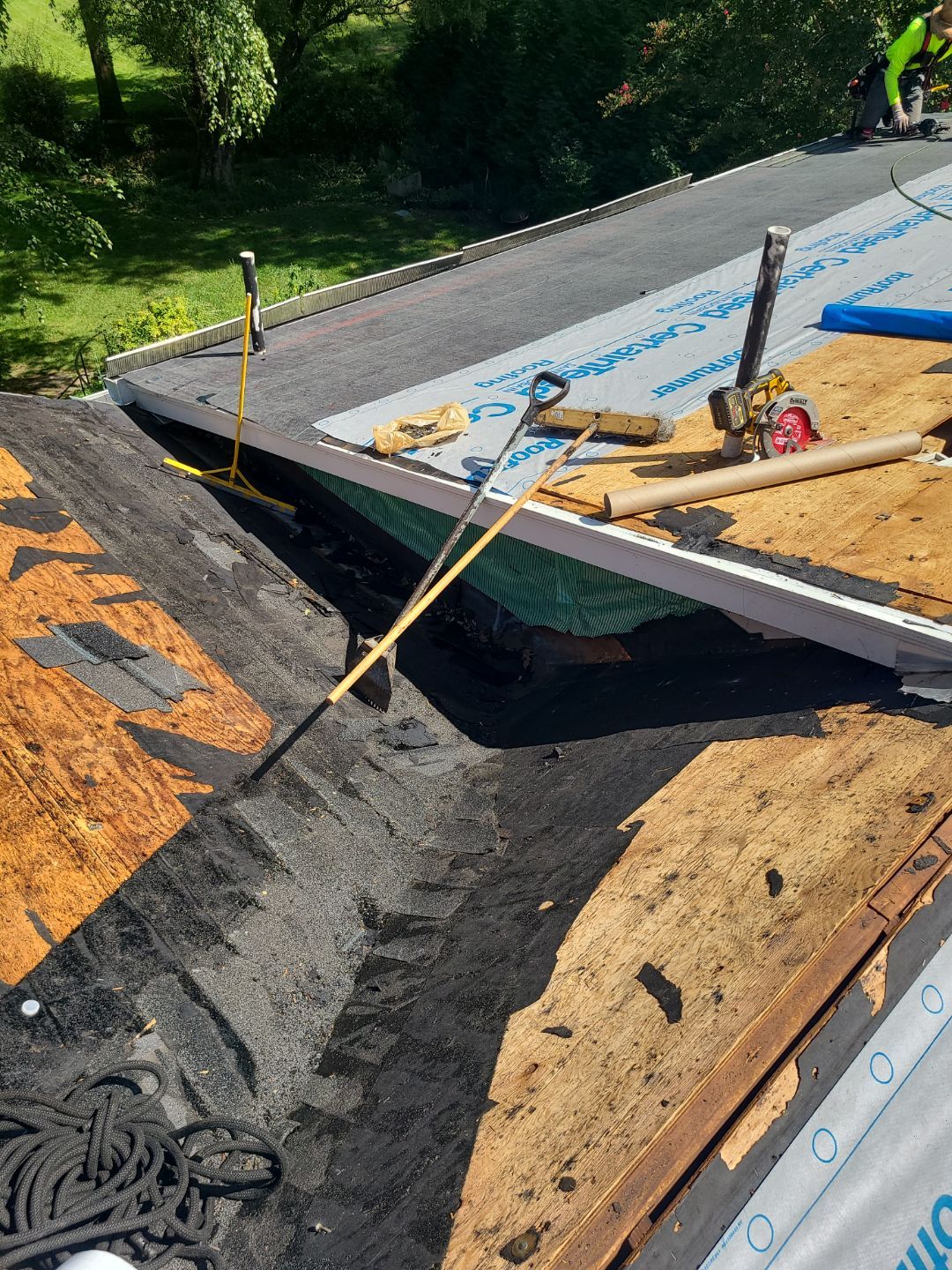 Falls Church: Roof Replacement with CertainTeed Landmark Pro in Max Def Pewterwood by RM Banning, Inc.