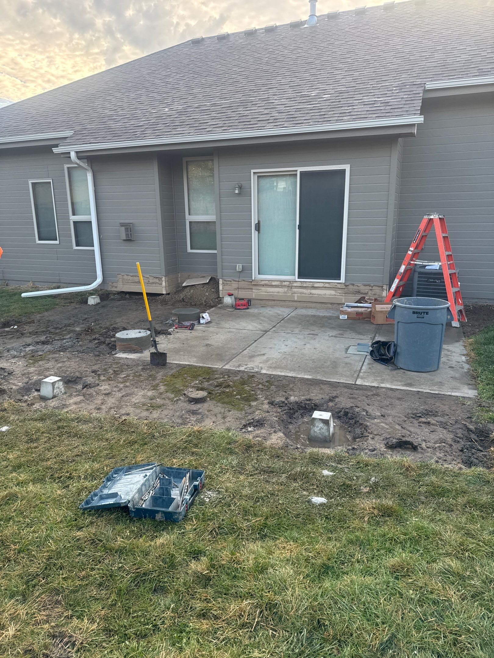 Covered deck  by EAGLE EYE ENTERPRISES