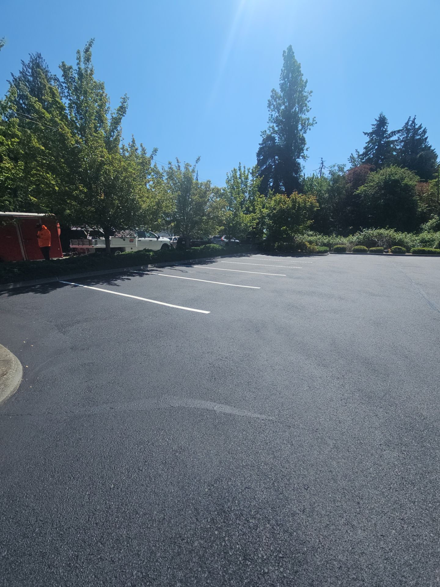 King Machine Business Parking Lot Sealcoat Overlay | Mukilteo by Jireh Asphalt & Concrete Inc 