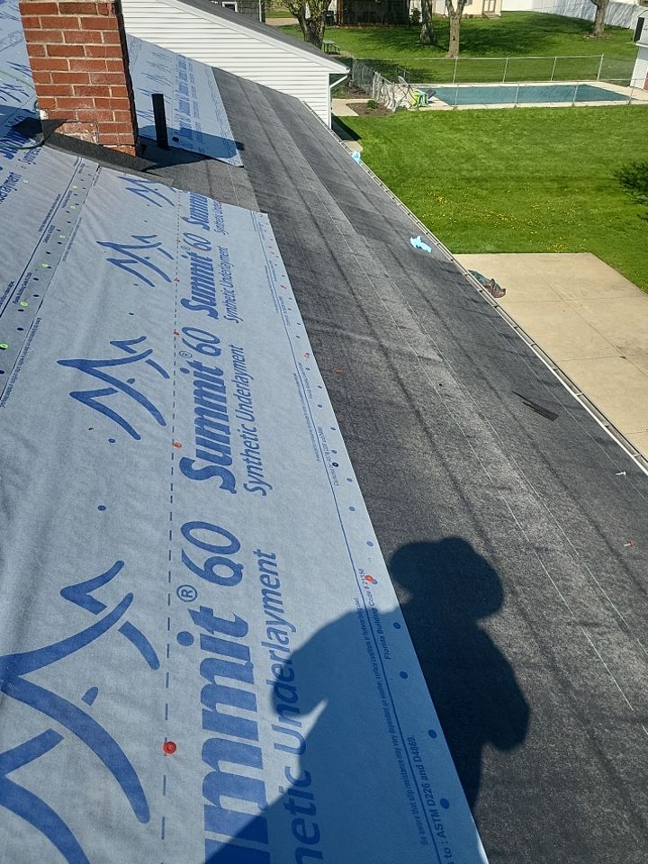 ATLAS PINNACLE COLOR: SUMMER STORM DRIP EDGE: WHITE by Eagle Eye Roofing