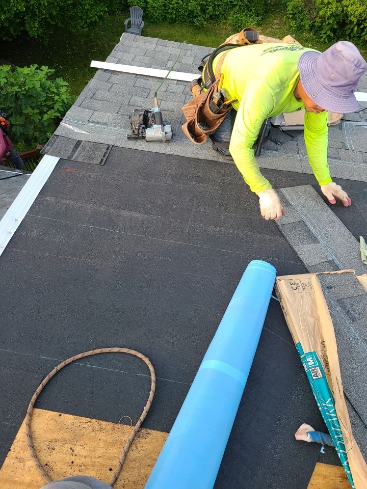 Arlington: CertainTeed Landmark Architectural Shingle in Georgetown Gray by RM Banning, Inc.