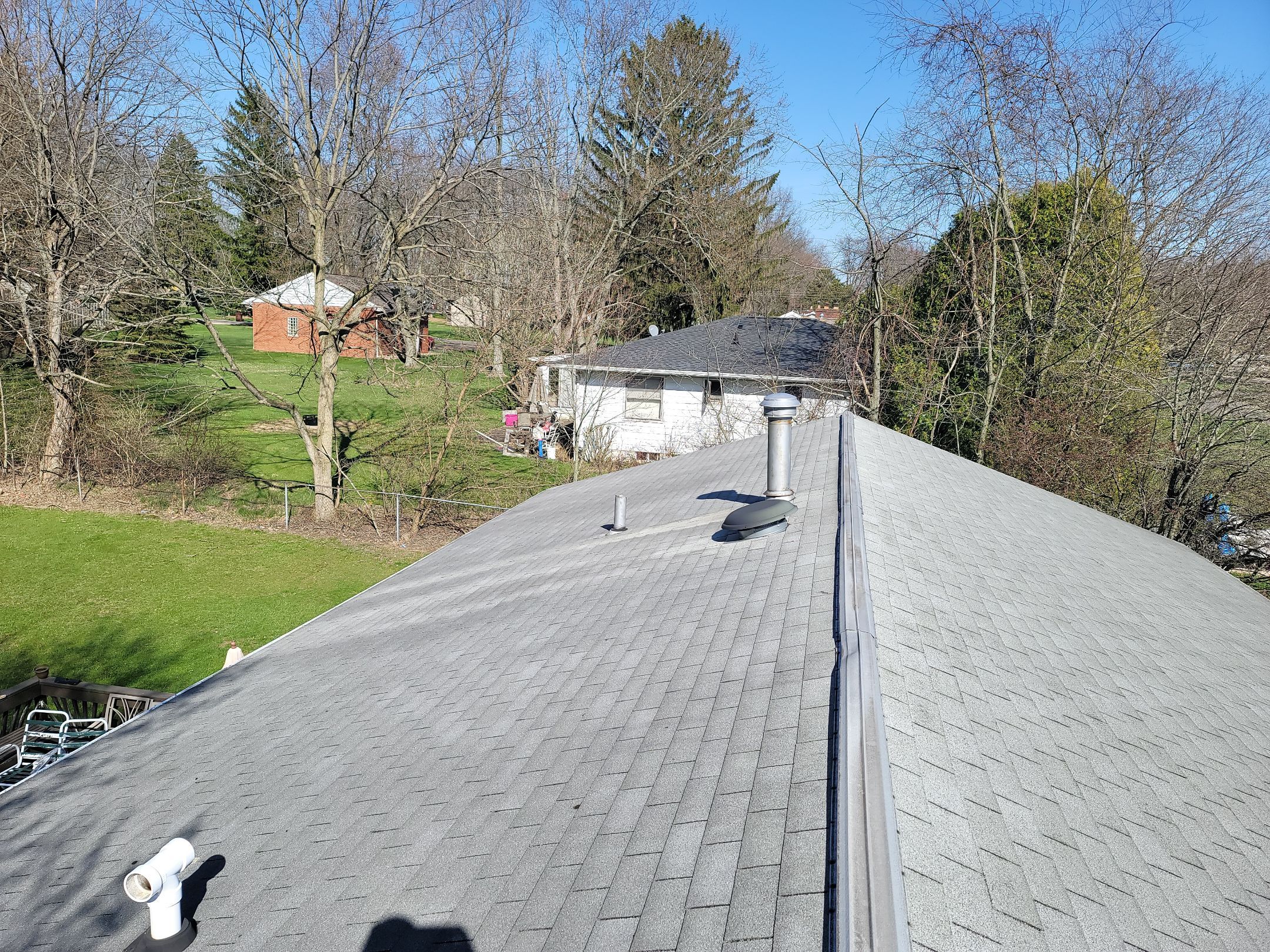 ATLAS PINNACLE COLOR: BLACK SHADOW DRIP EDGE: WHITE by Eagle Eye Roofing