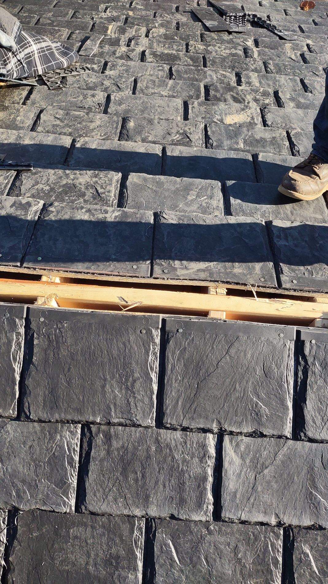 DaVinci Artificial Slate by Roof Right Inc