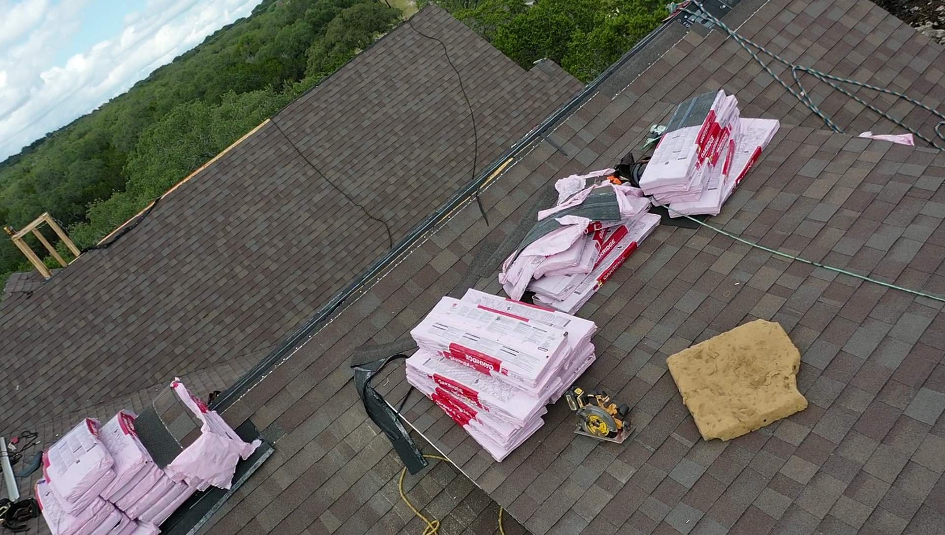 New Home Construction using Owens Corning 30 year Architectural Shingles by Premier Roofing and Contracting
