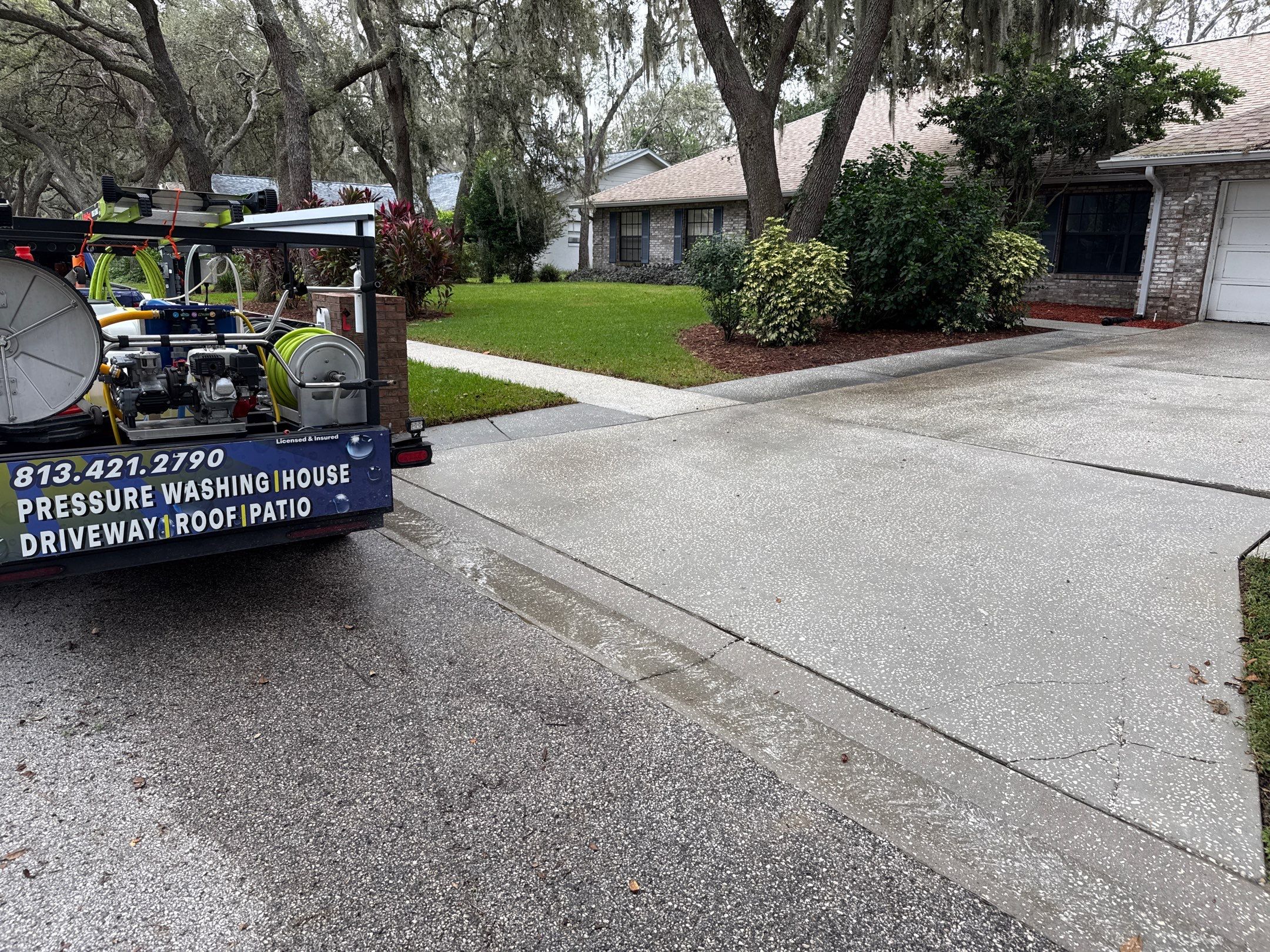 Concrete Driveway & Sidewalk Cleaning in Valrico, FL by Sunshine AquaWash