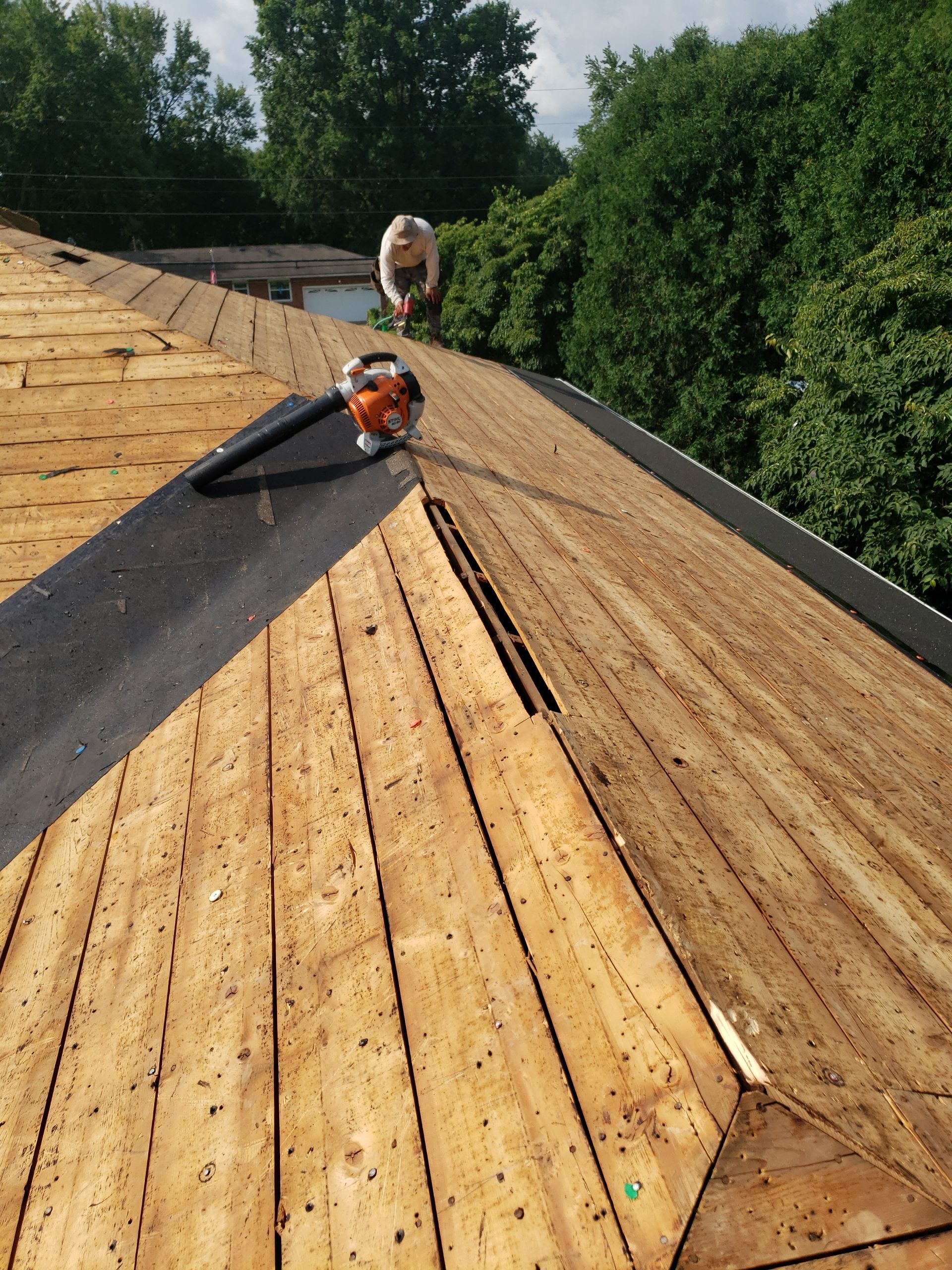 ATLAS PINNACLE COLOR: PRISTINE SCOTCHGARD BLACK DRIP EDGE: WHITE by Eagle Eye Roofing