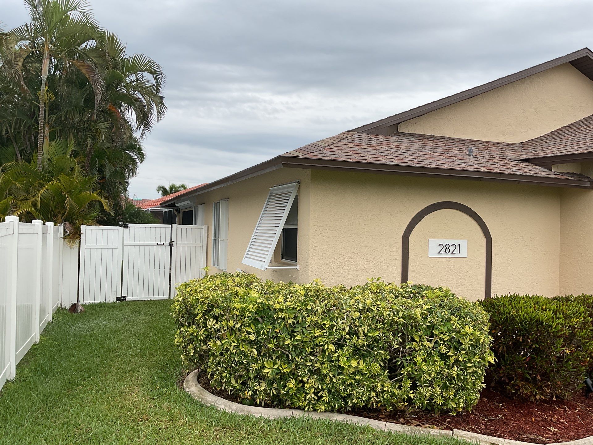 Musket Brown Seamless Gutters using Royal Brown by Gutter Professors