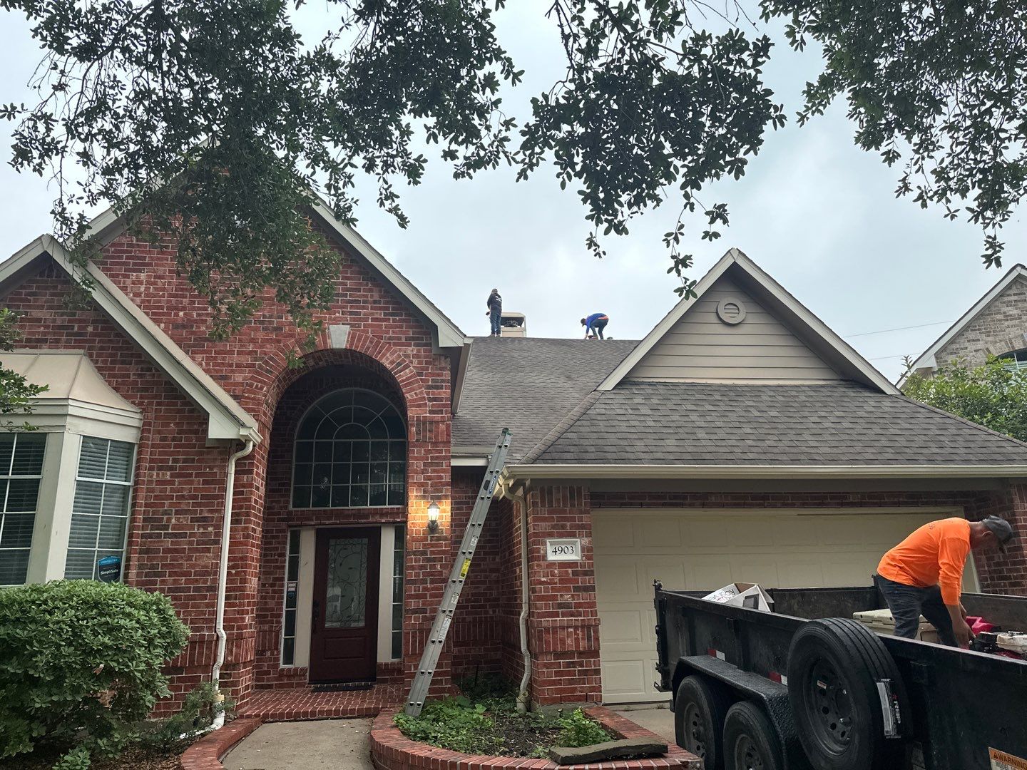 Residential Roofing Installation using Owen's Corning Duration (Lifetime) Shingles by Roof Repair Company
