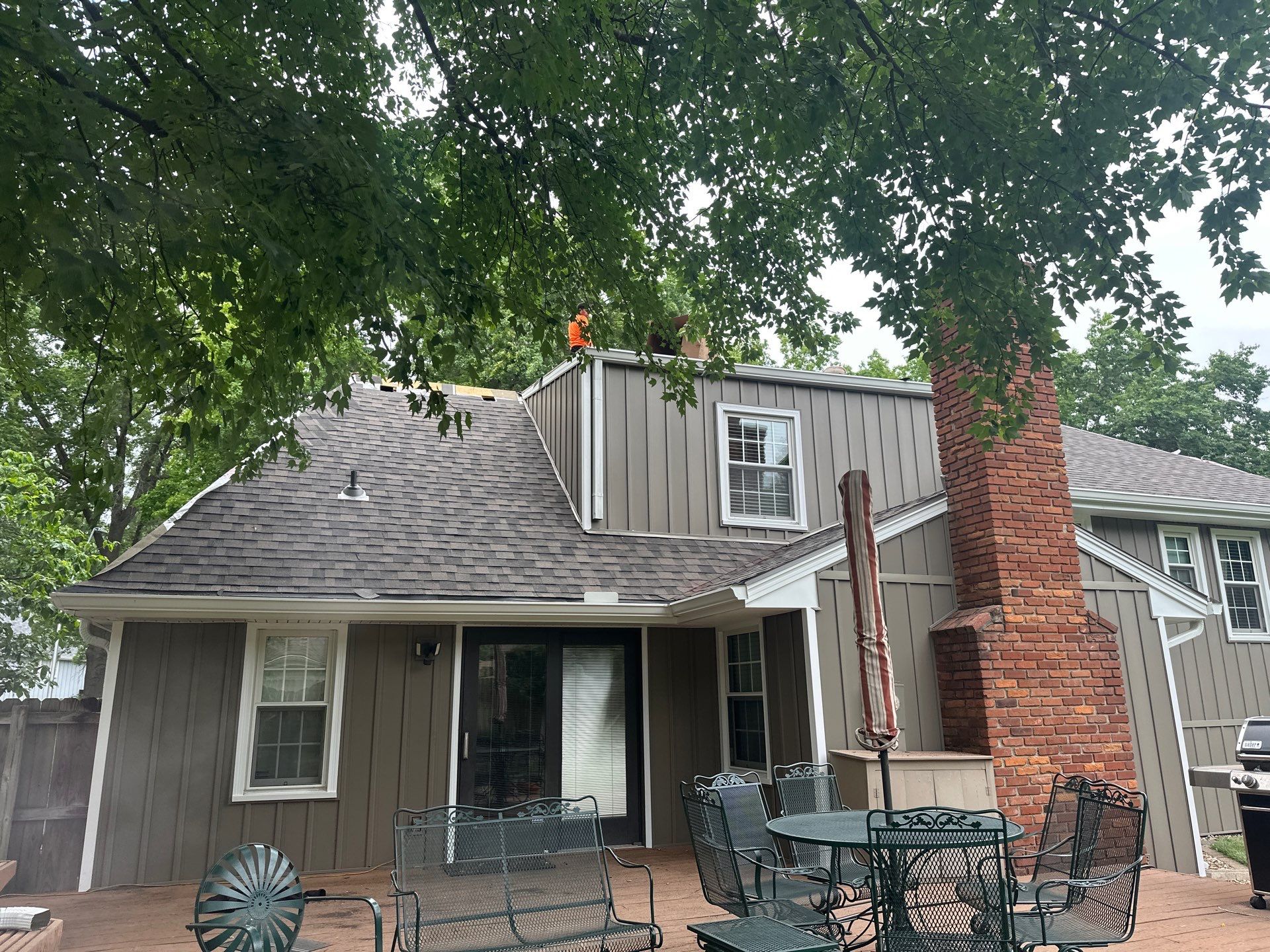 Complete Kansas City Exterior Remodel With IKO Roofing and Craneboard Siding by EEC Windows, Siding & Roofing