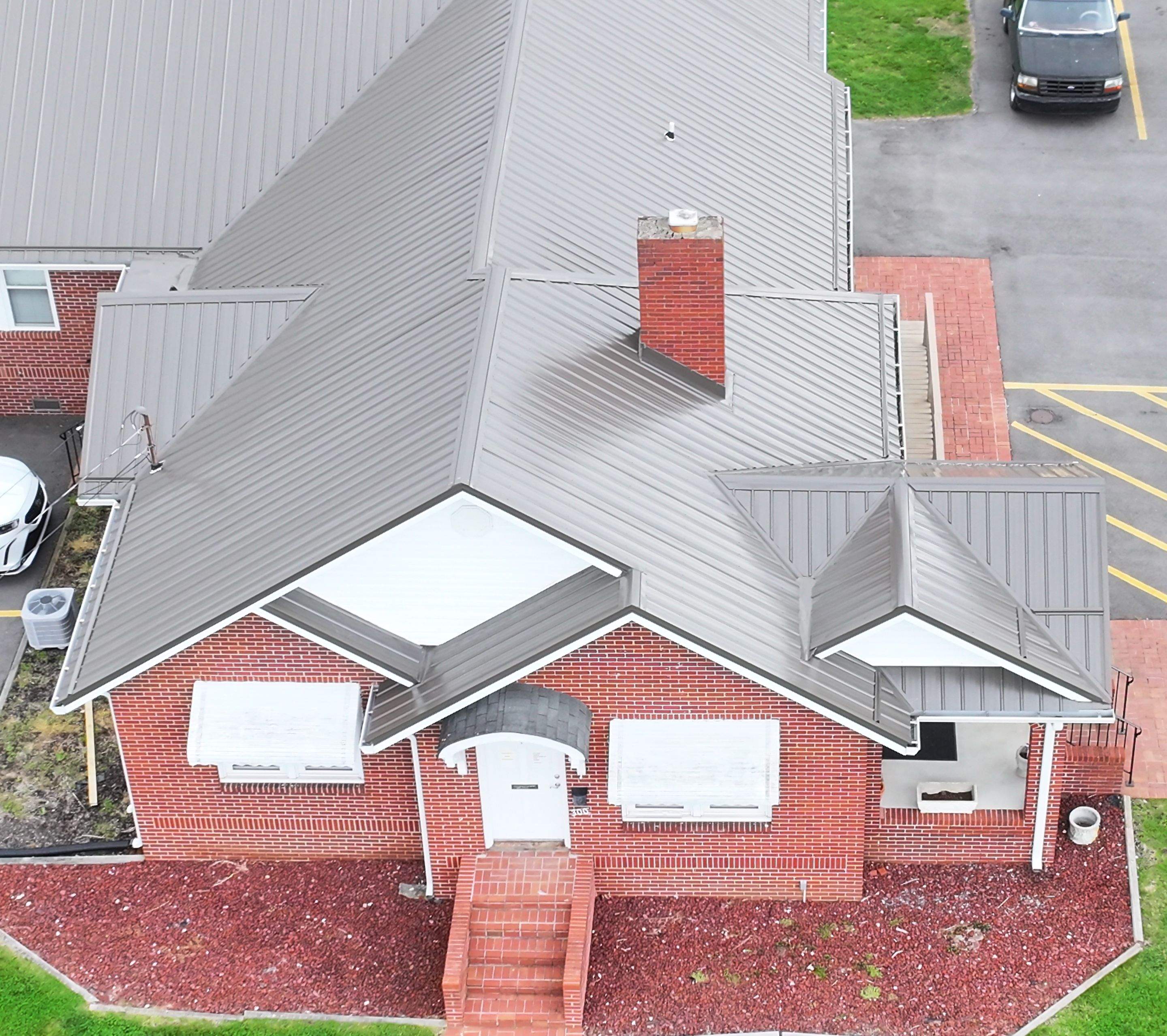 Carter County Planning Office by Omnia Roofing