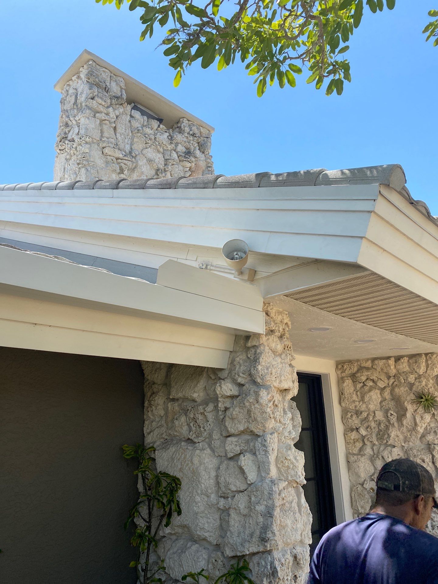 7-Inch Seamless Gutters Upgrade in Osprey FL by Gutter Professors