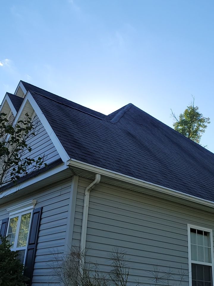 Brand: Atlas Pinnacle Color: Pristine Scotchgarde Black Drip: White by Eagle Eye Roofing