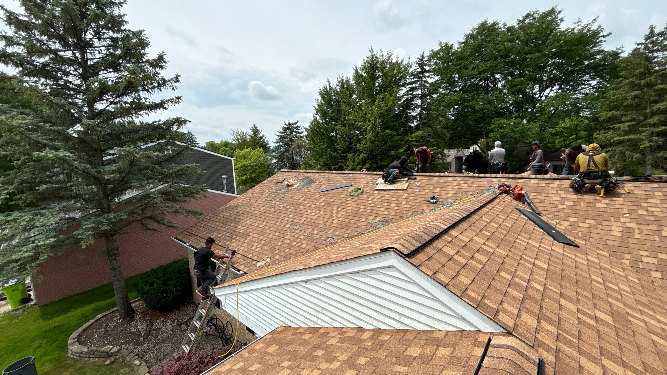 Roof Replacement using CertainTeed Landmark by 180 Contractors