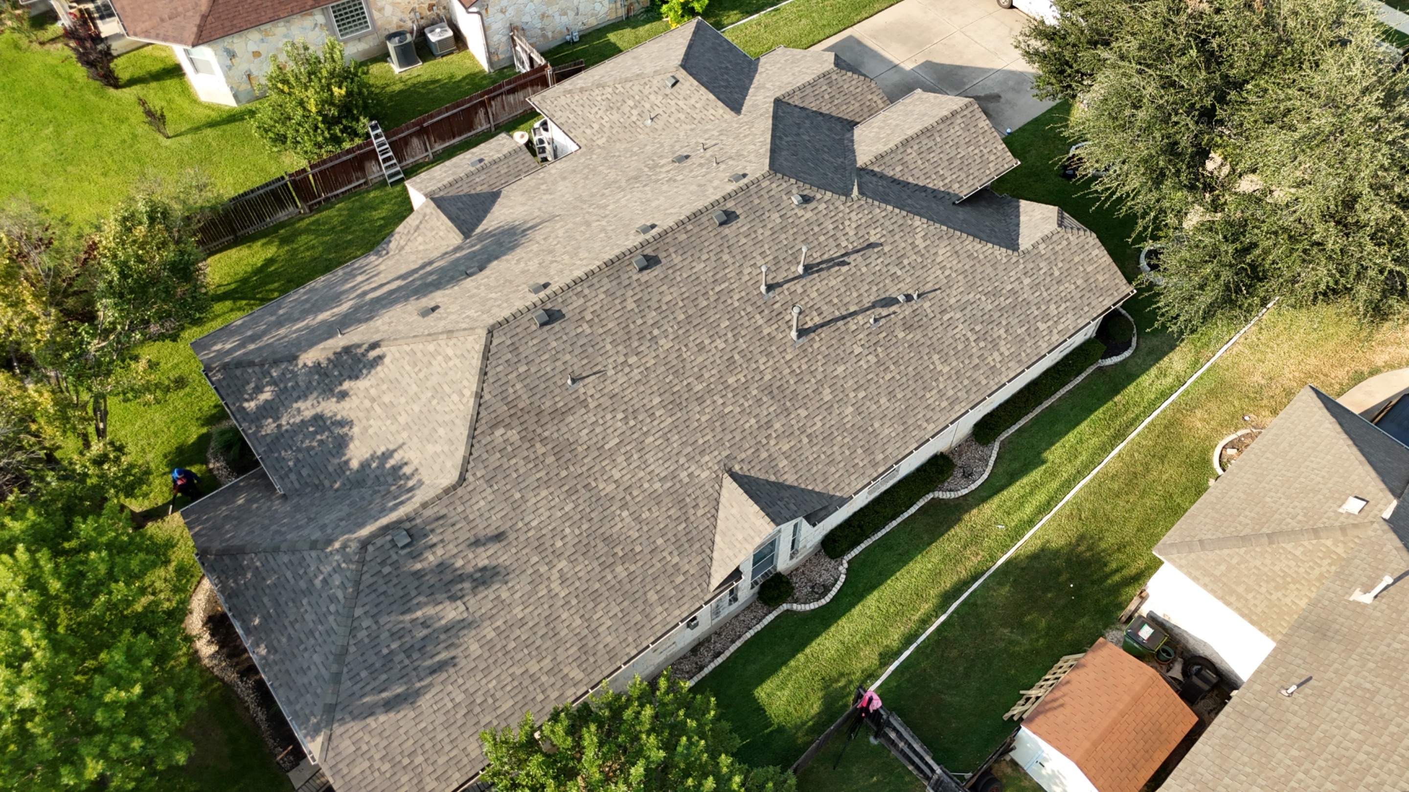 Weathered Wood - Malarkey Vista by RoofsOnly.com