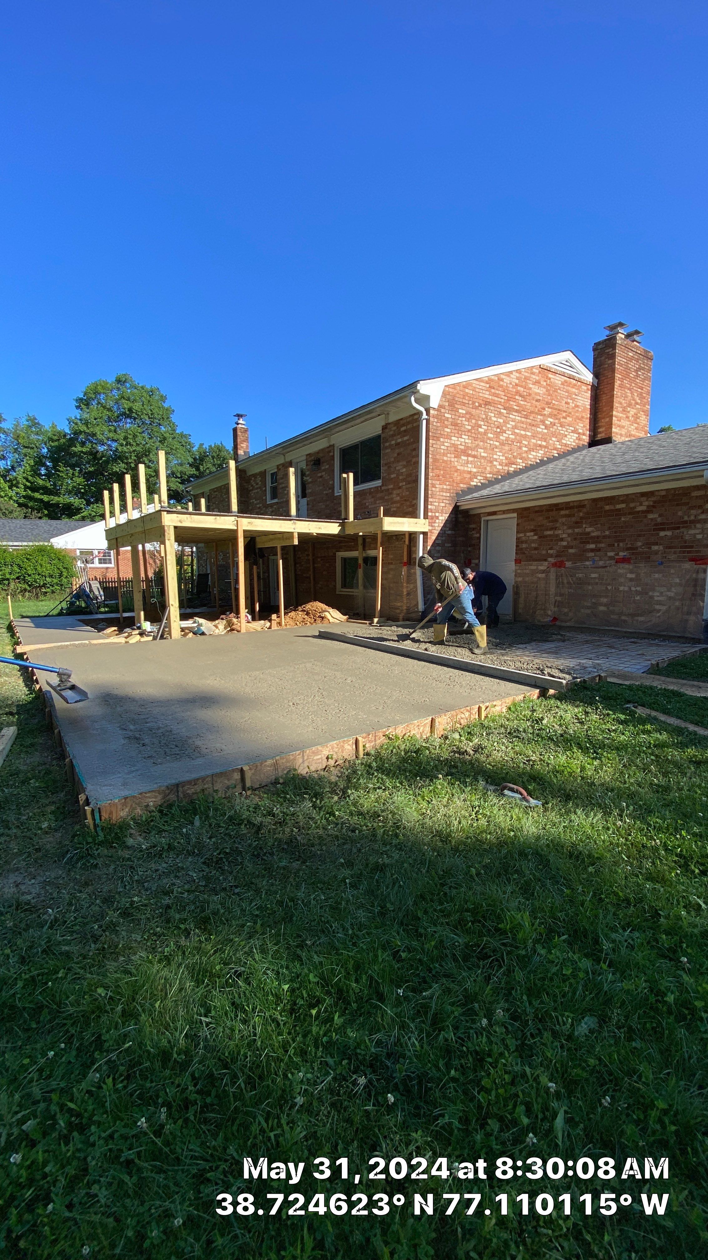Deck & stamping patio   by Jesus Master Handyman LLC 