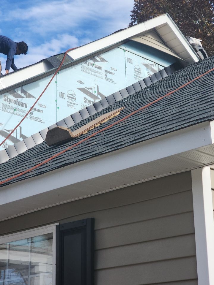 Residential Roofing Installation using Owens Corning Oakridge- Williamsburg Gray by Indigo State Roofing