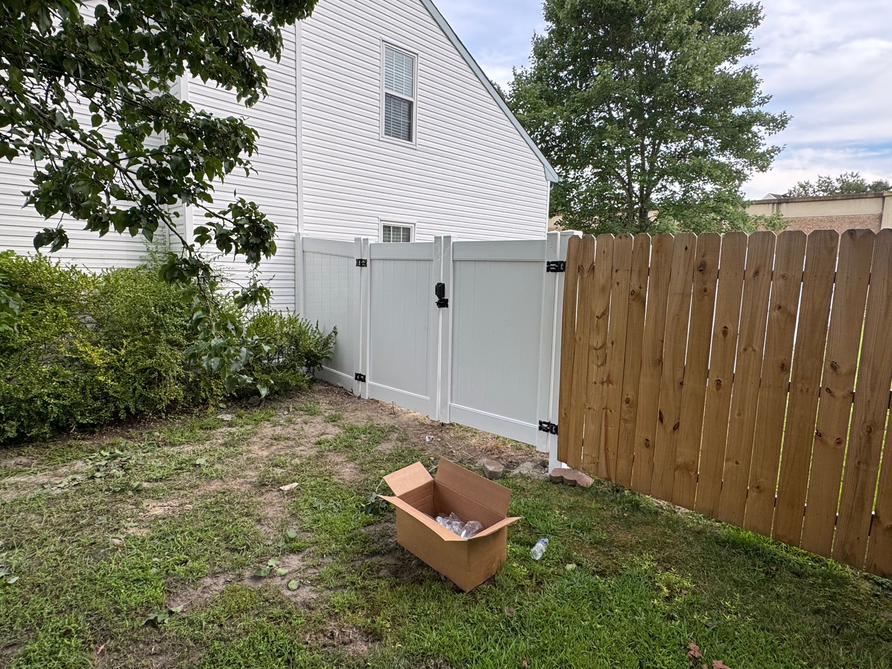 The Smart Choice in Fencing by Tidewater Trim & Deck