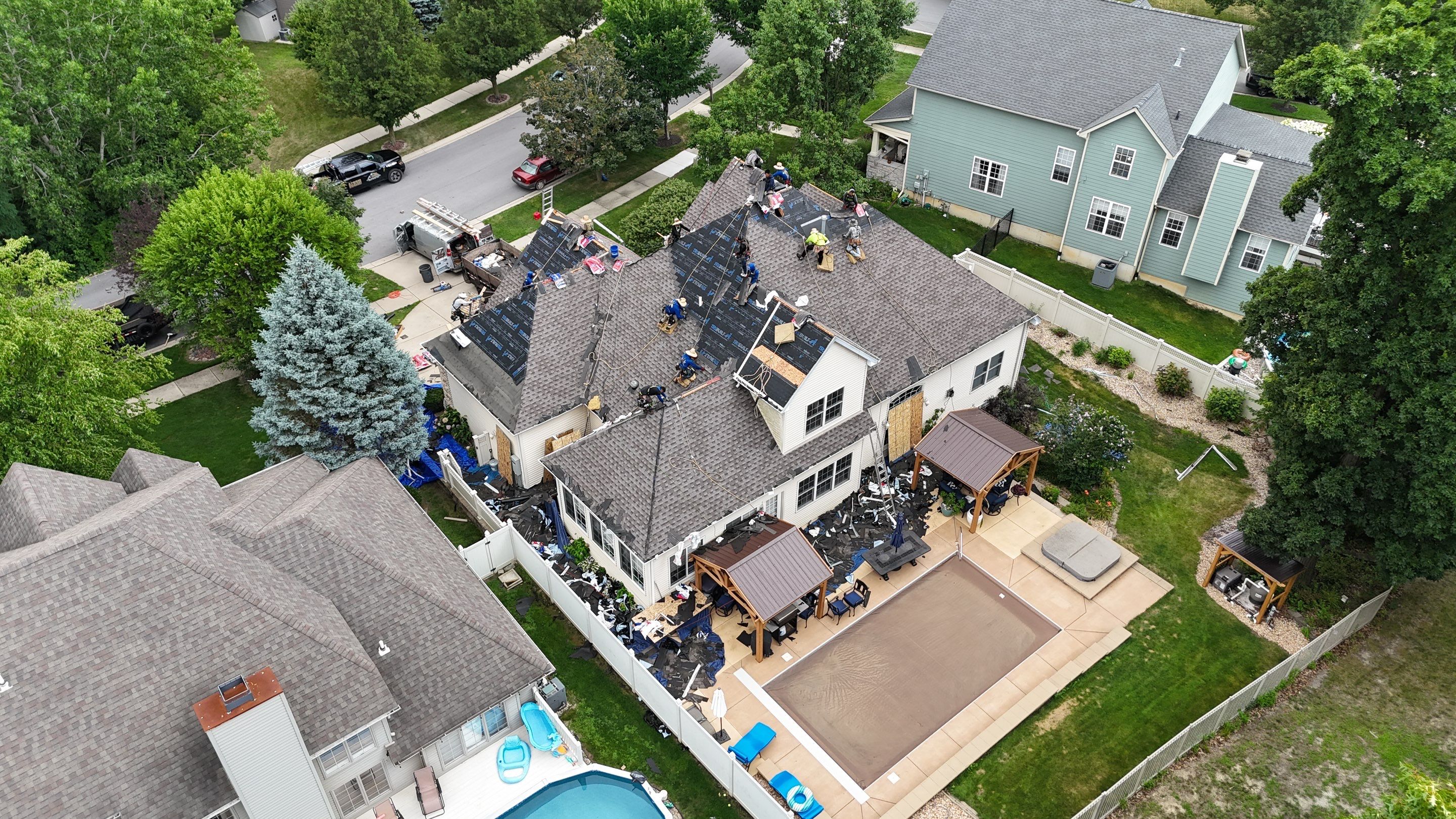 Roofing using GAF Weathered Wood by Optimal Home Improvement 