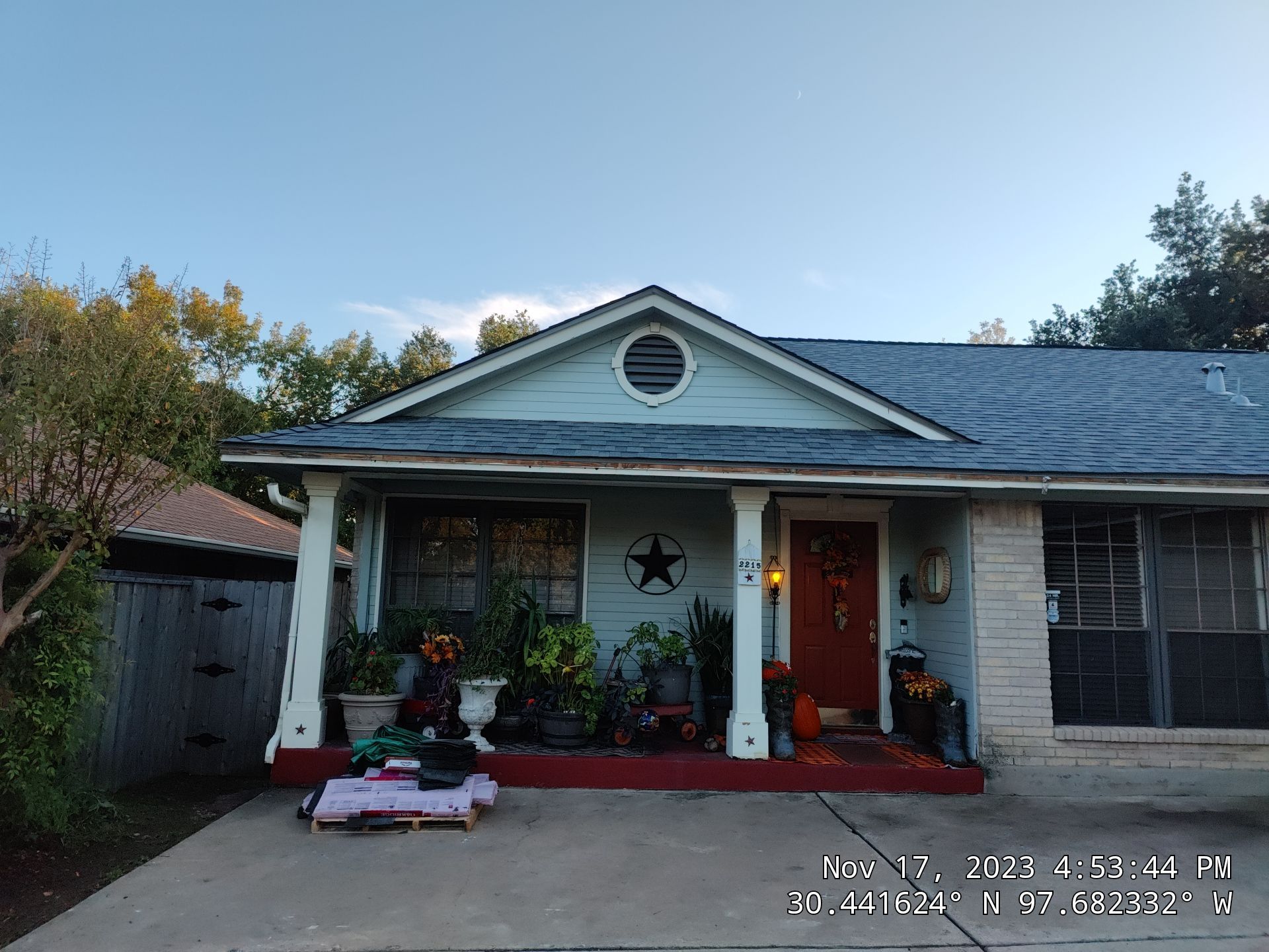 Residential Roofing Installation using Owens Corning Oakridge Estate Grey by DeZign Roofing & Exteriors