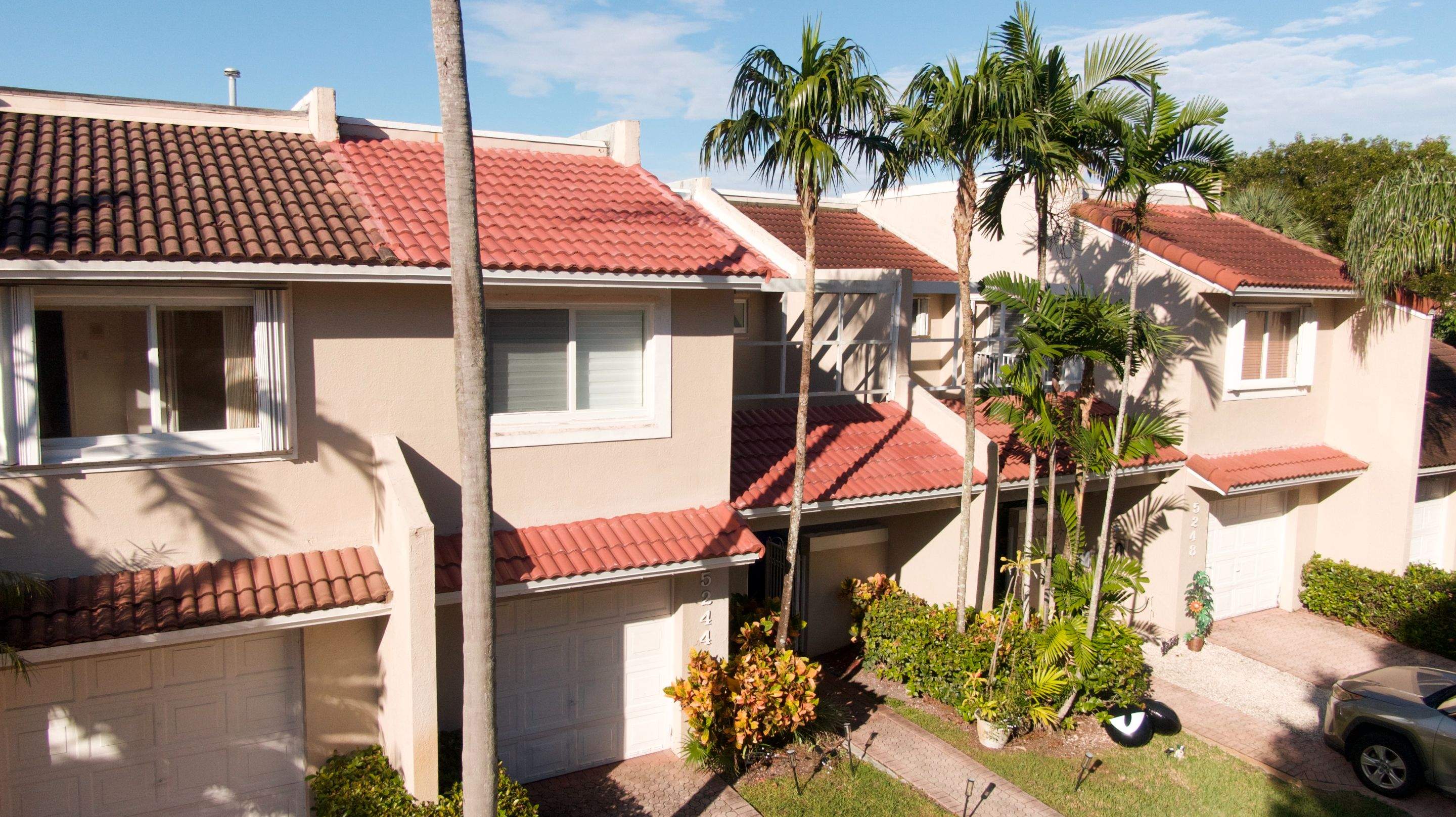 Crown - Tuscany - Smoked Fireclay by Istueta Roofing