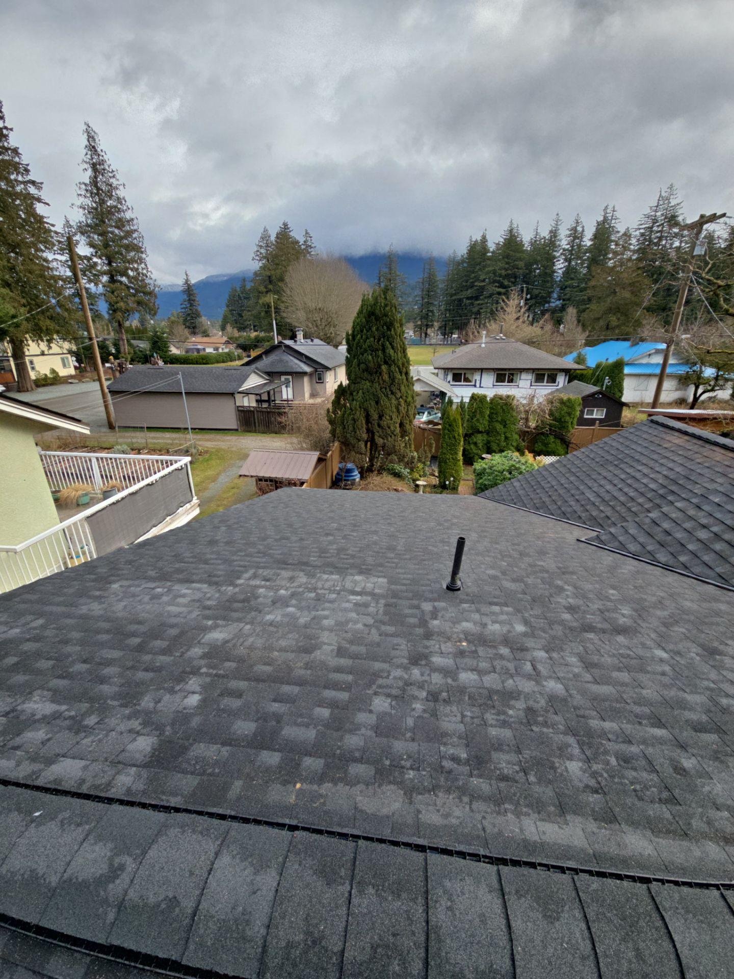 Residential Re-Roof using GAF Timberline HDZ Charcoal by Top Notch Roofing Inc
