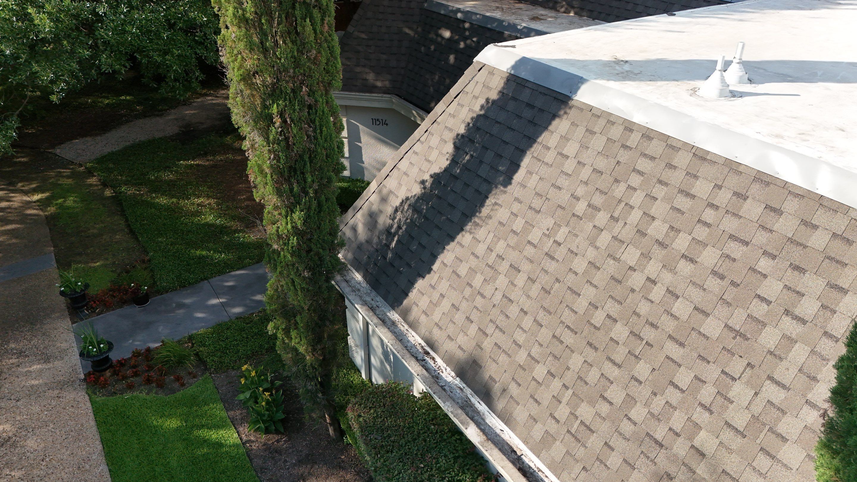 Project in Dallas by Armor Roofing | Exteriors