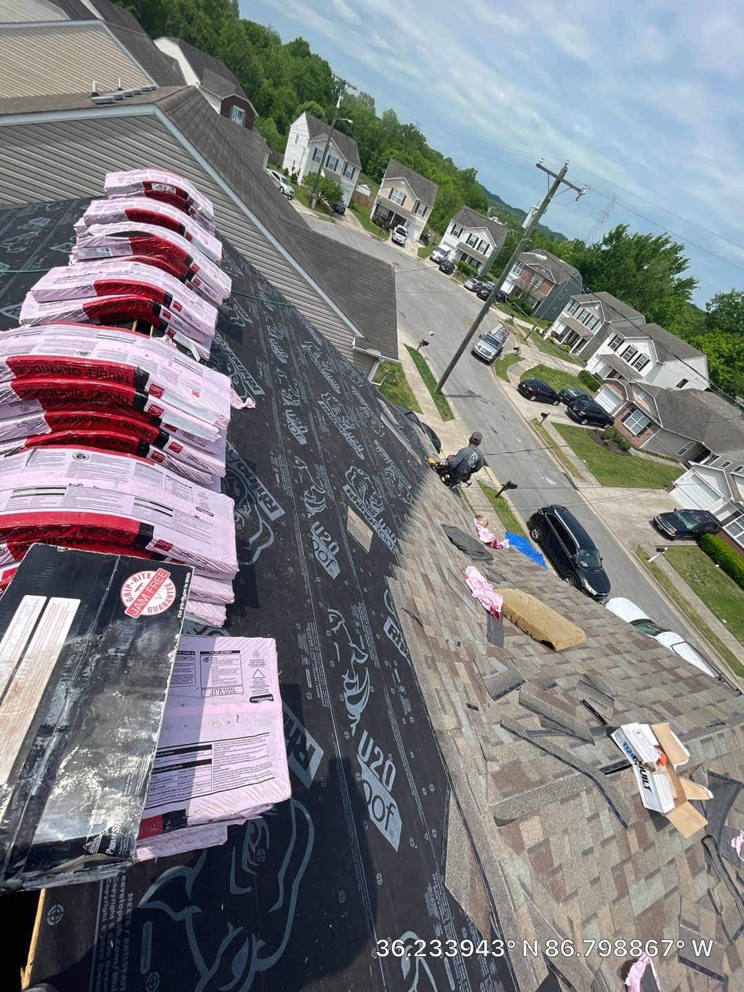 Residential Roofing Installation using Owens Corning TruDef Oakridge Roofing System by Undersun Roofing 