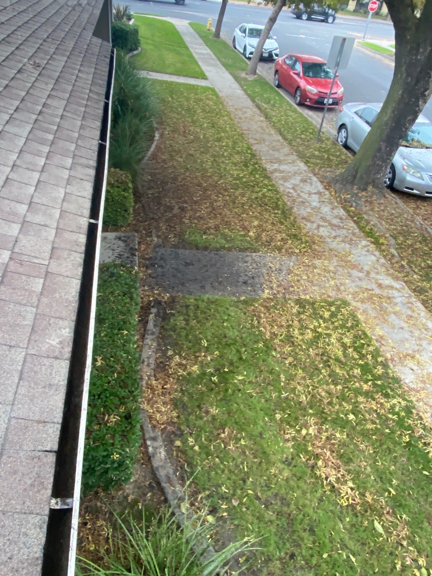 Gutter cleaning in CA after photo of clean gutter.