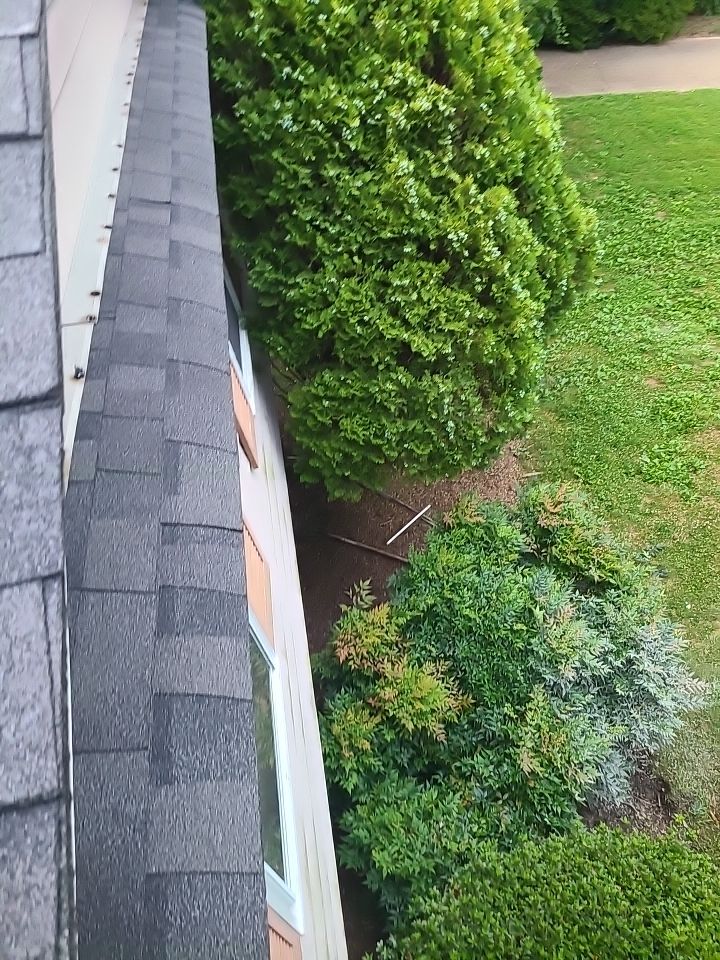 Vienna: CertainTeed Landmark Pro Architectural Shingles in Max Def Pewterwood by RM Banning, Inc.