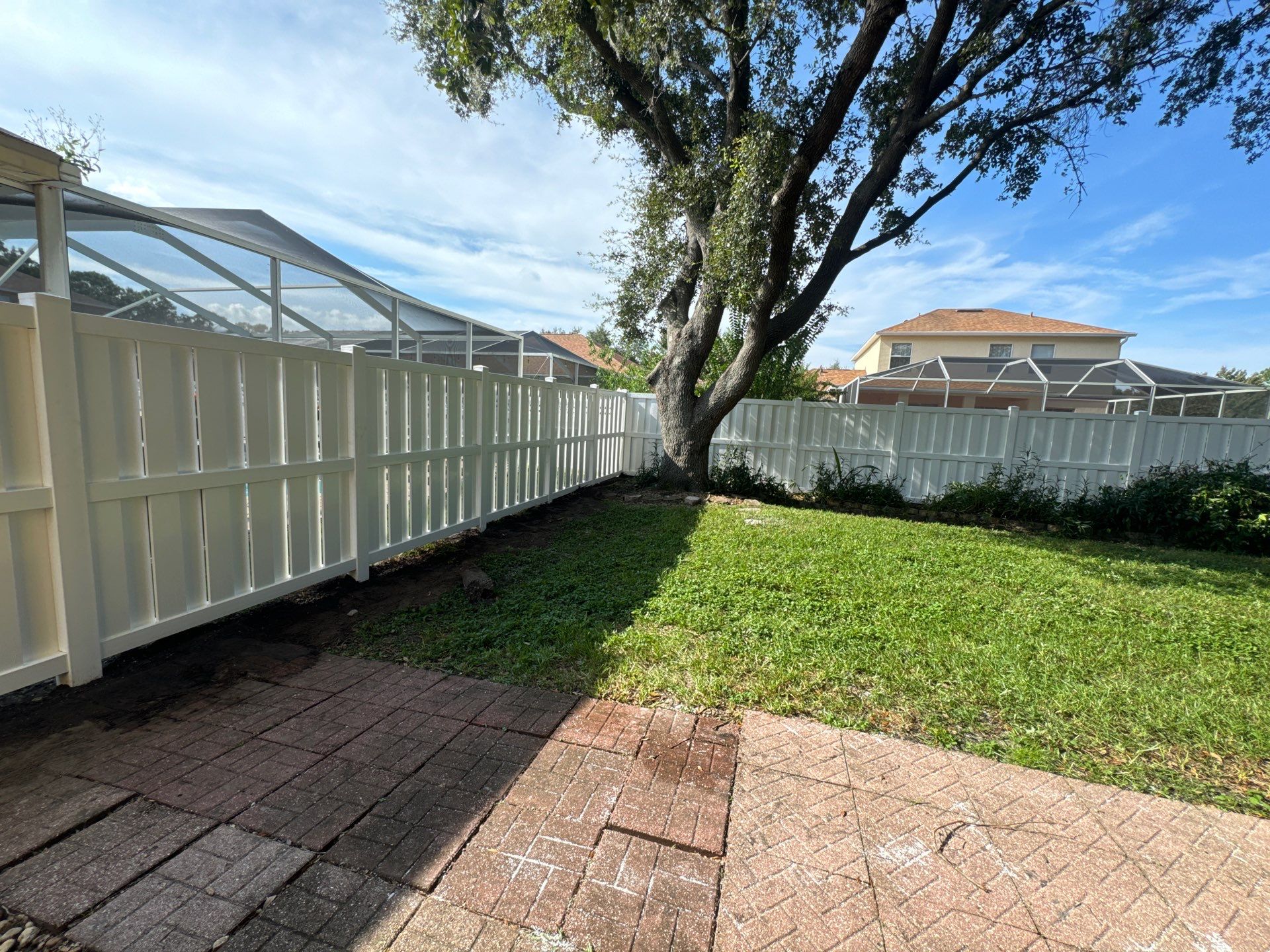 Vinyl Fence Installation using 6Ft Shadowbox White Vinyl Fence by Asap fence and gates, LLC